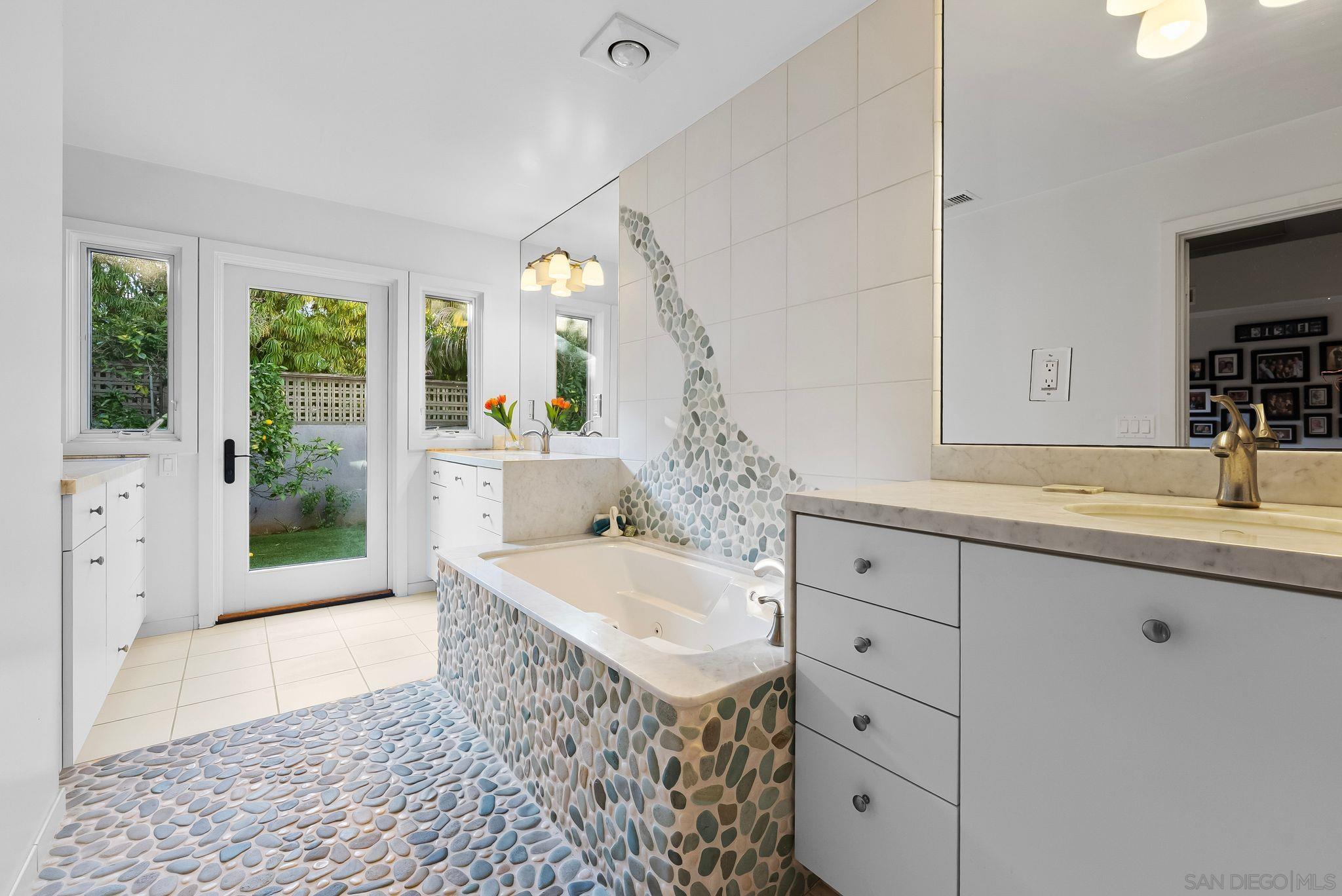 Detail Gallery Image 23 of 41 For 684  Margarita Ave, Coronado,  CA 92118 - 4 Beds | 4 Baths