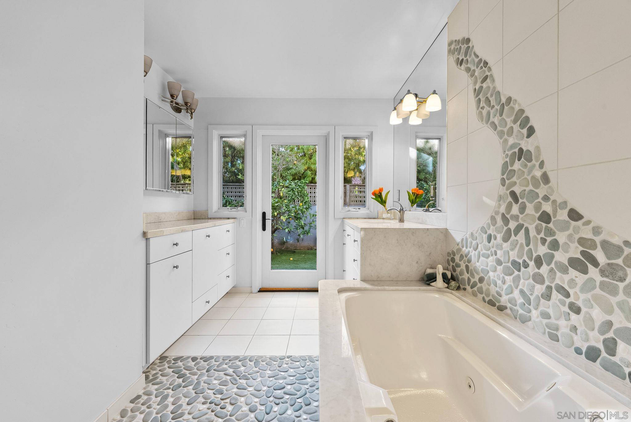 Detail Gallery Image 24 of 41 For 684  Margarita Ave, Coronado,  CA 92118 - 4 Beds | 4 Baths