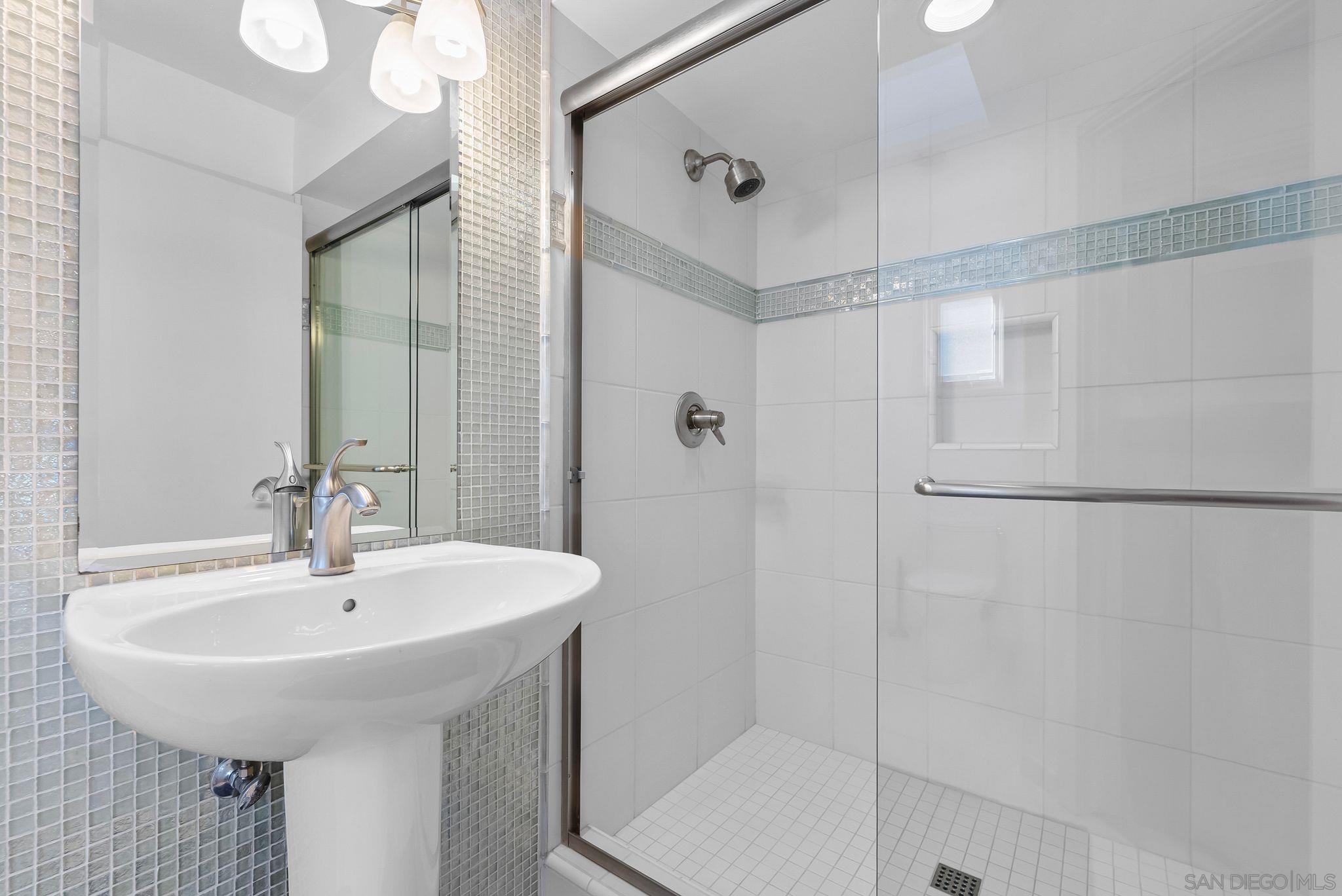 Detail Gallery Image 37 of 41 For 684  Margarita Ave, Coronado,  CA 92118 - 4 Beds | 4 Baths