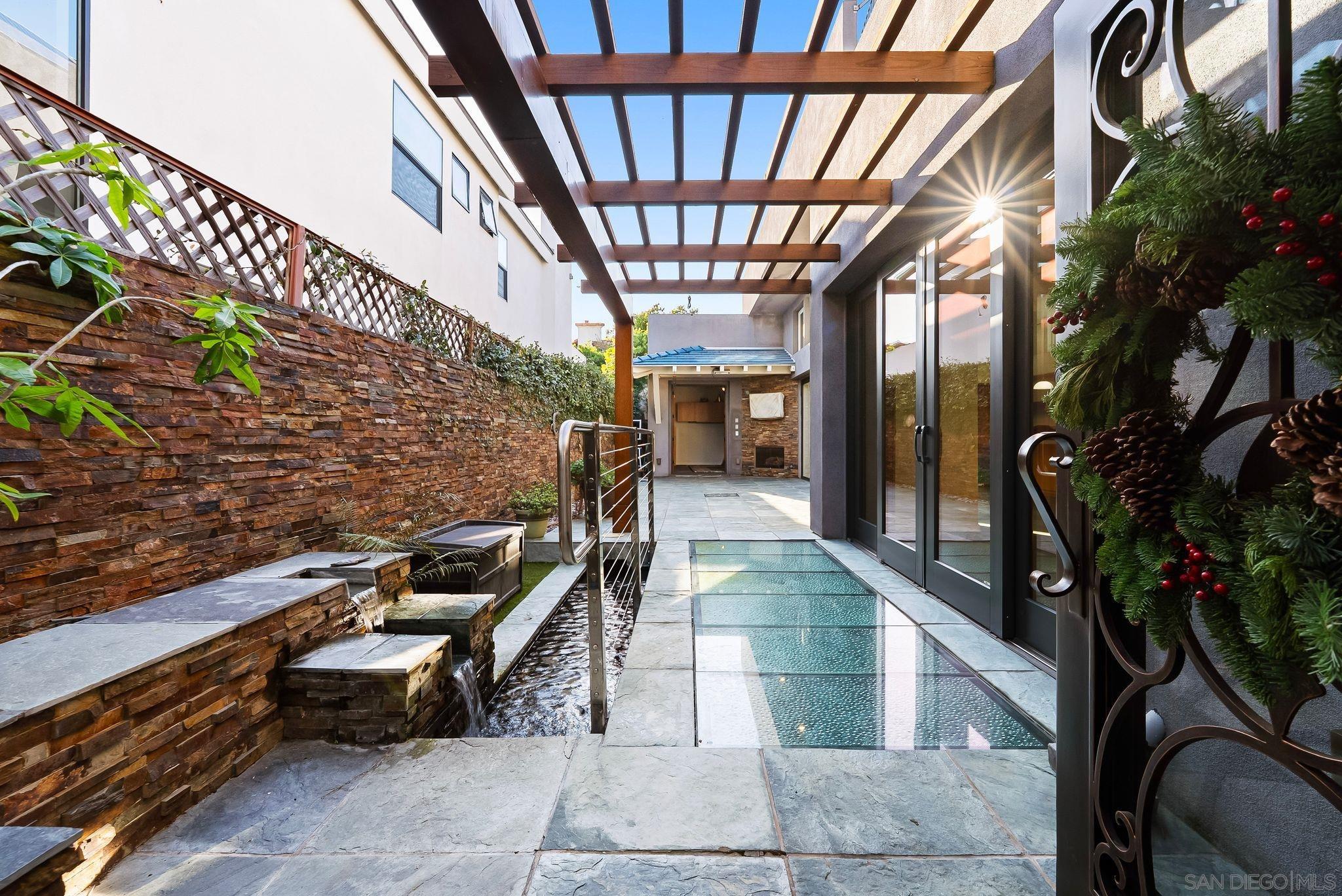 Detail Gallery Image 6 of 41 For 684  Margarita Ave, Coronado,  CA 92118 - 4 Beds | 4 Baths