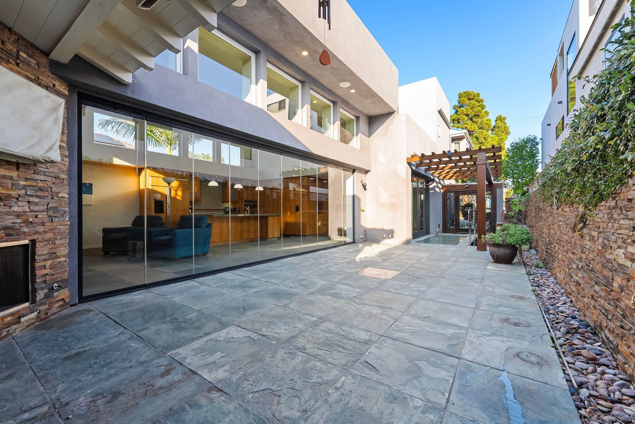 Detail Gallery Image 10 of 41 For 684  Margarita Ave, Coronado,  CA 92118 - 4 Beds | 4 Baths