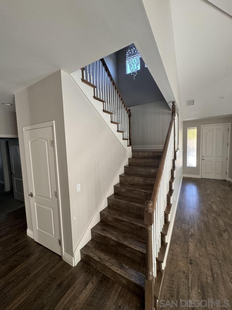 Detail Gallery Image 15 of 56 For 1838  El Jardin Ct, El Cajon,  CA 92020 - 4 Beds | 3/1 Baths