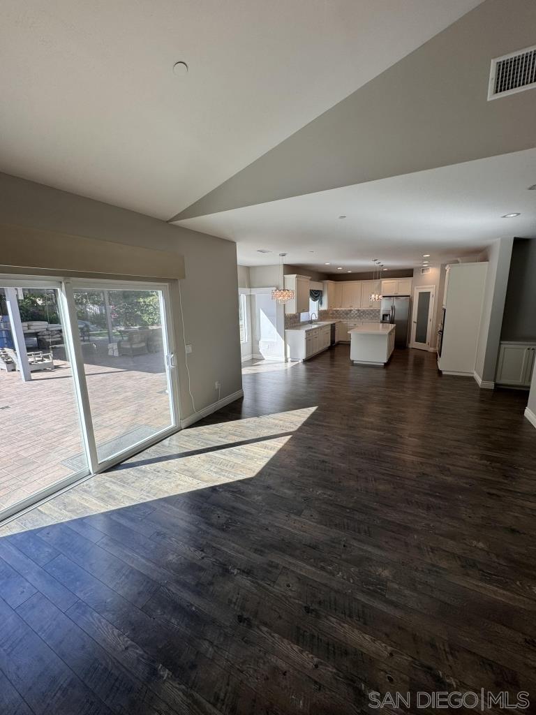 Detail Gallery Image 30 of 56 For 1838  El Jardin Ct, El Cajon,  CA 92020 - 4 Beds | 3/1 Baths