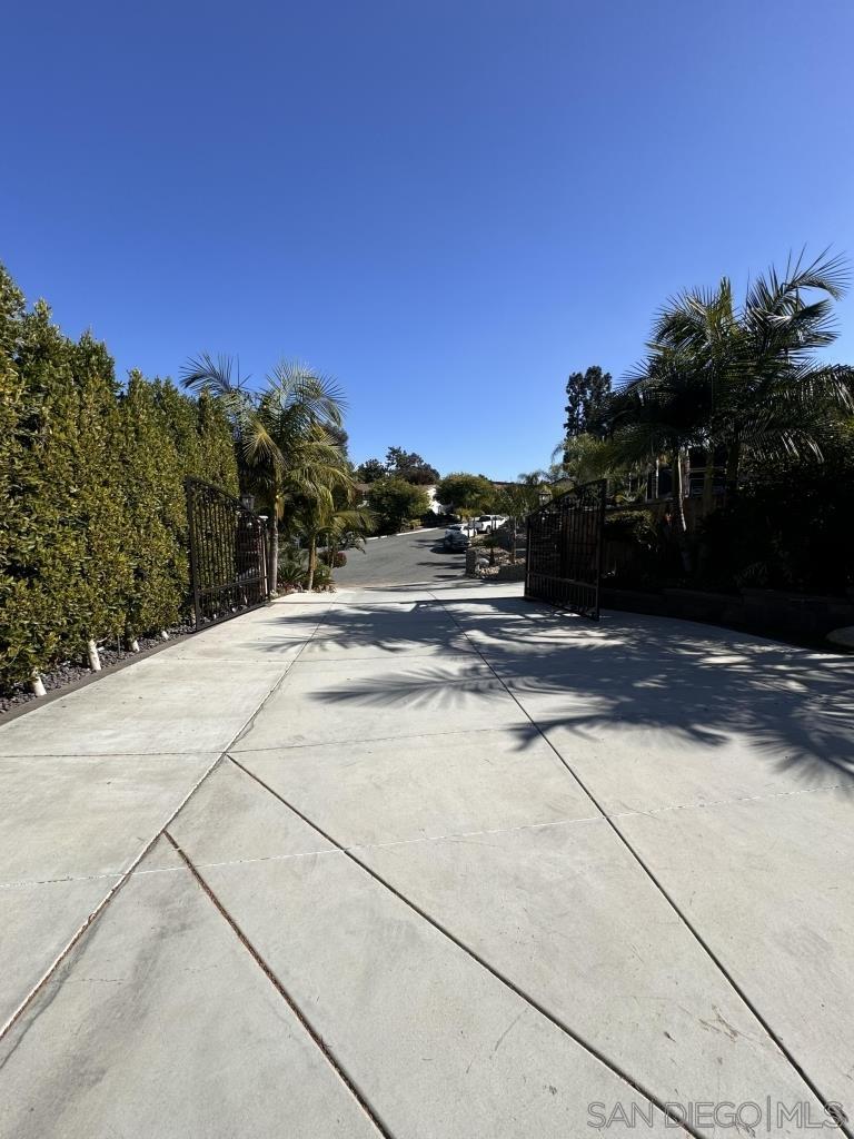 Detail Gallery Image 40 of 56 For 1838  El Jardin Ct, El Cajon,  CA 92020 - 4 Beds | 3/1 Baths