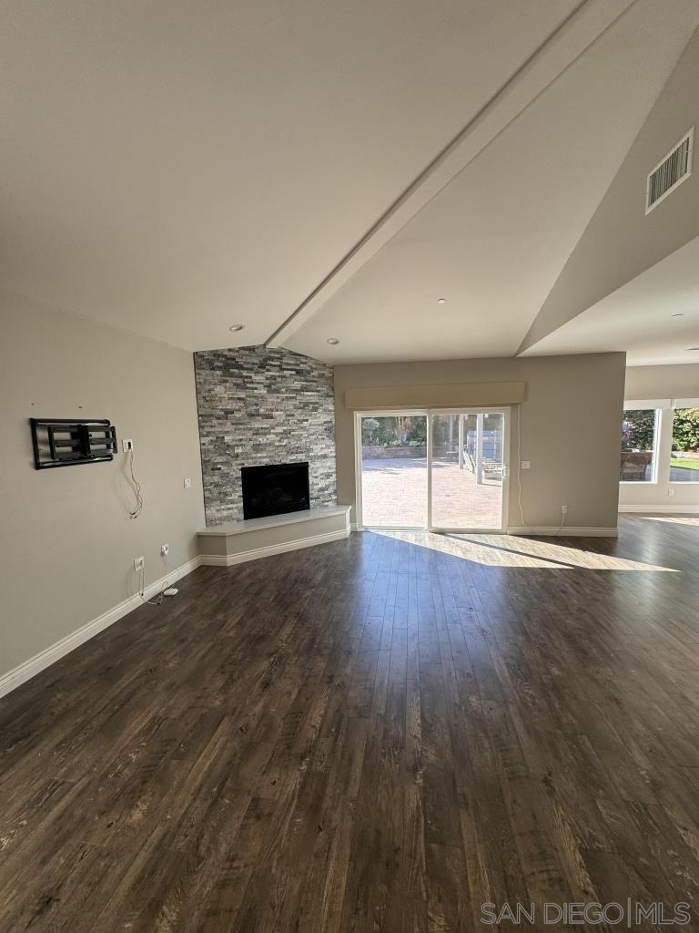 Detail Gallery Image 7 of 56 For 1838  El Jardin Ct, El Cajon,  CA 92020 - 4 Beds | 3/1 Baths