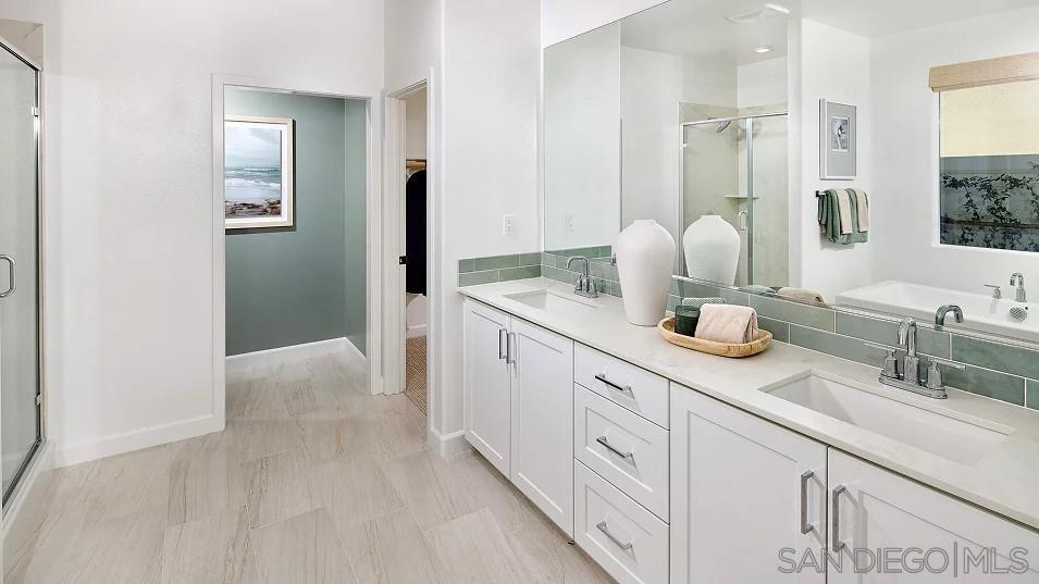 Detail Gallery Image 14 of 26 For 125  Mellano Way, Oceanside,  CA 92057 - 4 Beds | 3/1 Baths