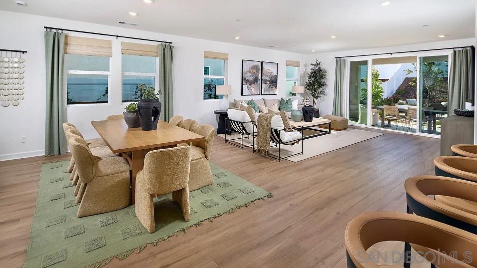 Detail Gallery Image 8 of 26 For 125  Mellano Way, Oceanside,  CA 92057 - 4 Beds | 3/1 Baths