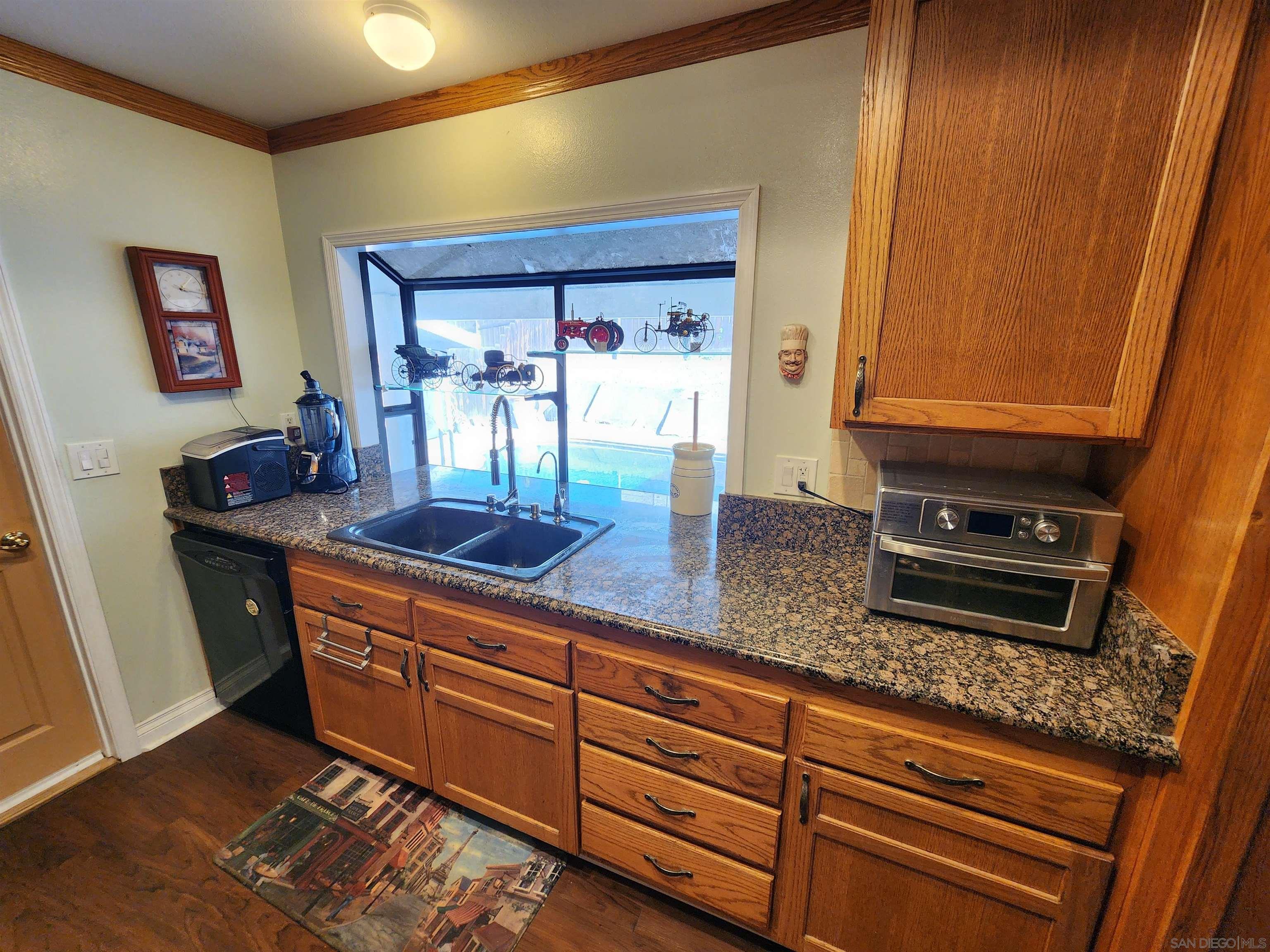 Detail Gallery Image 8 of 15 For 6715  Monte Verde Dr, San Diego,  CA 92119 - 3 Beds | 2 Baths