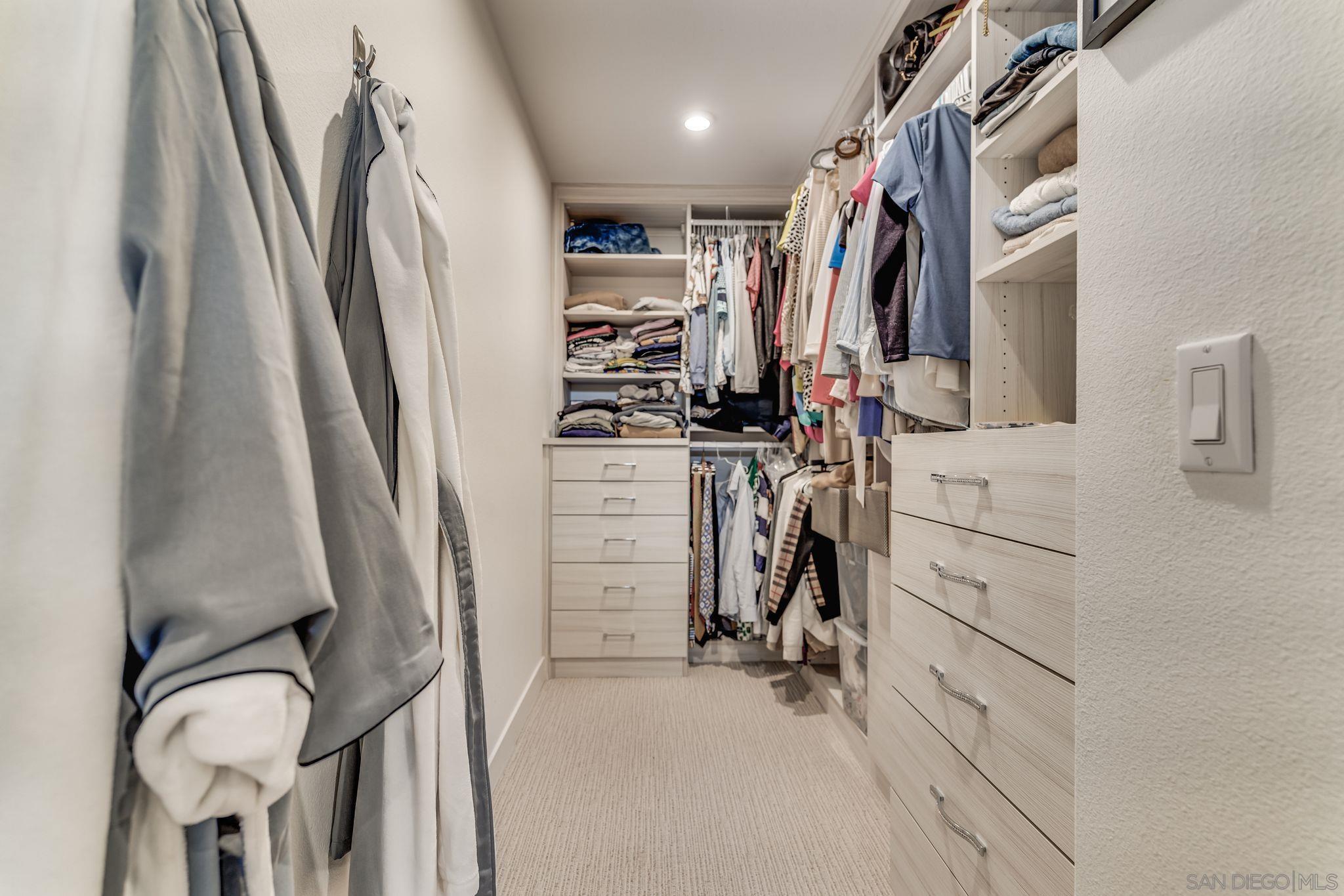 Detail Gallery Image 14 of 31 For 2804  Avella Circle, San Diego,  CA 92108 - 4 Beds | 3/1 Baths