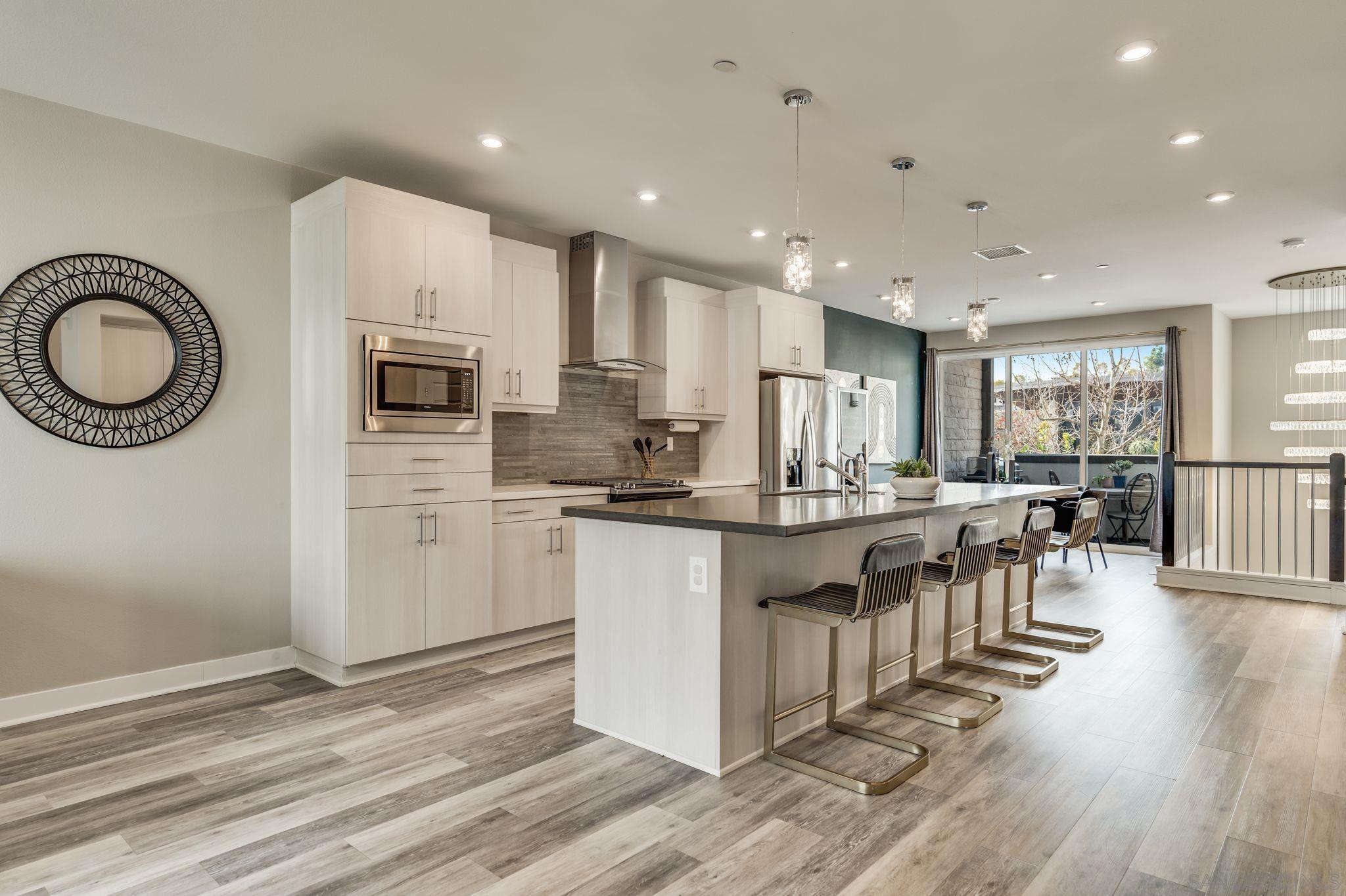 Detail Gallery Image 8 of 31 For 2804  Avella Circle, San Diego,  CA 92108 - 4 Beds | 3/1 Baths