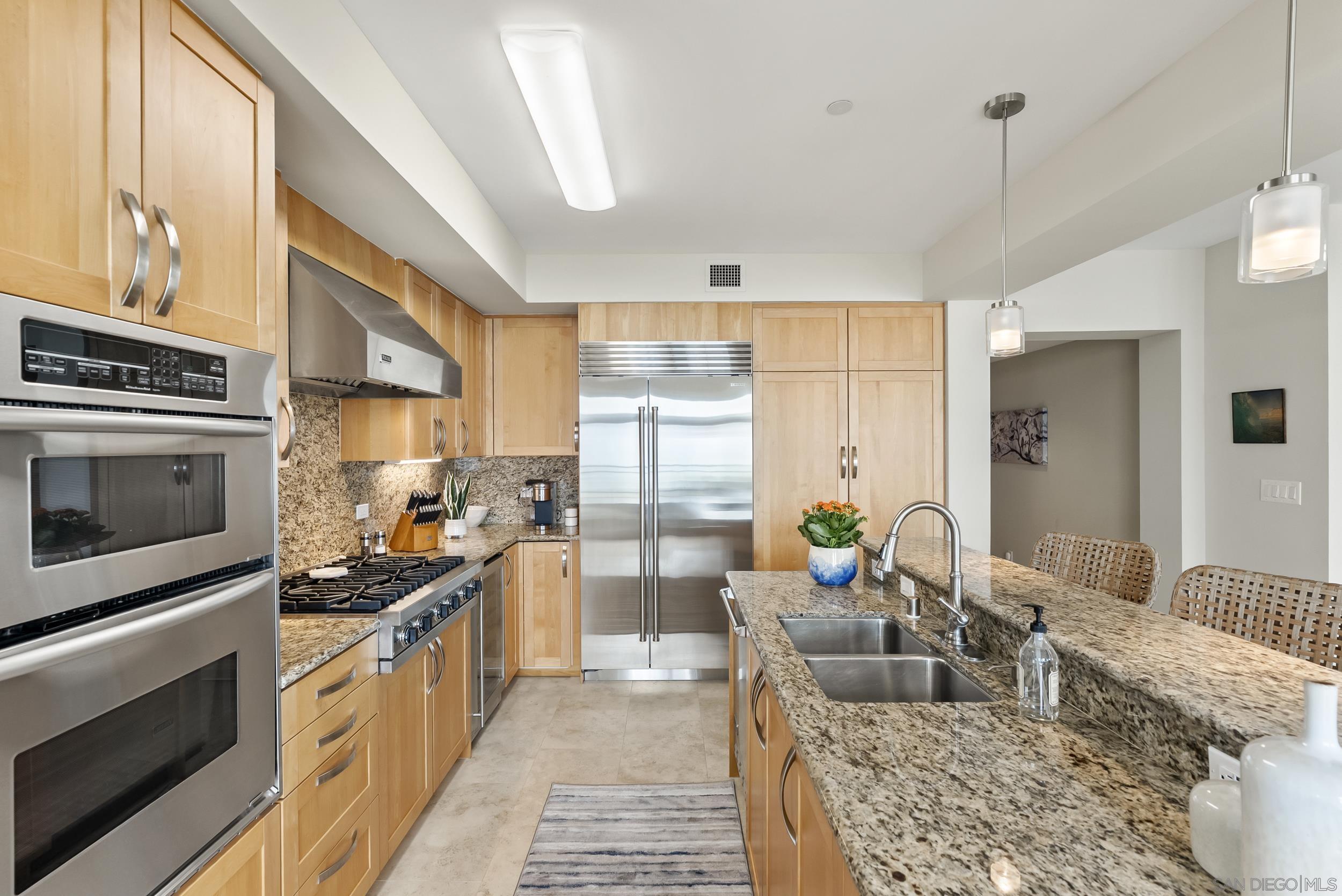 Detail Gallery Image 12 of 40 For 5420  La Jolla Blvd  B302, La Jolla,  CA 92037 - 2 Beds | 2 Baths
