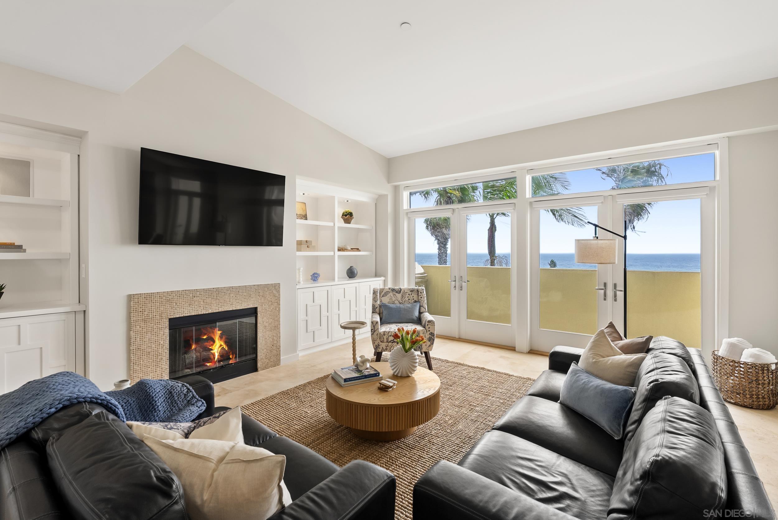 Detail Gallery Image 3 of 40 For 5420  La Jolla Blvd  B302, La Jolla,  CA 92037 - 2 Beds | 2 Baths