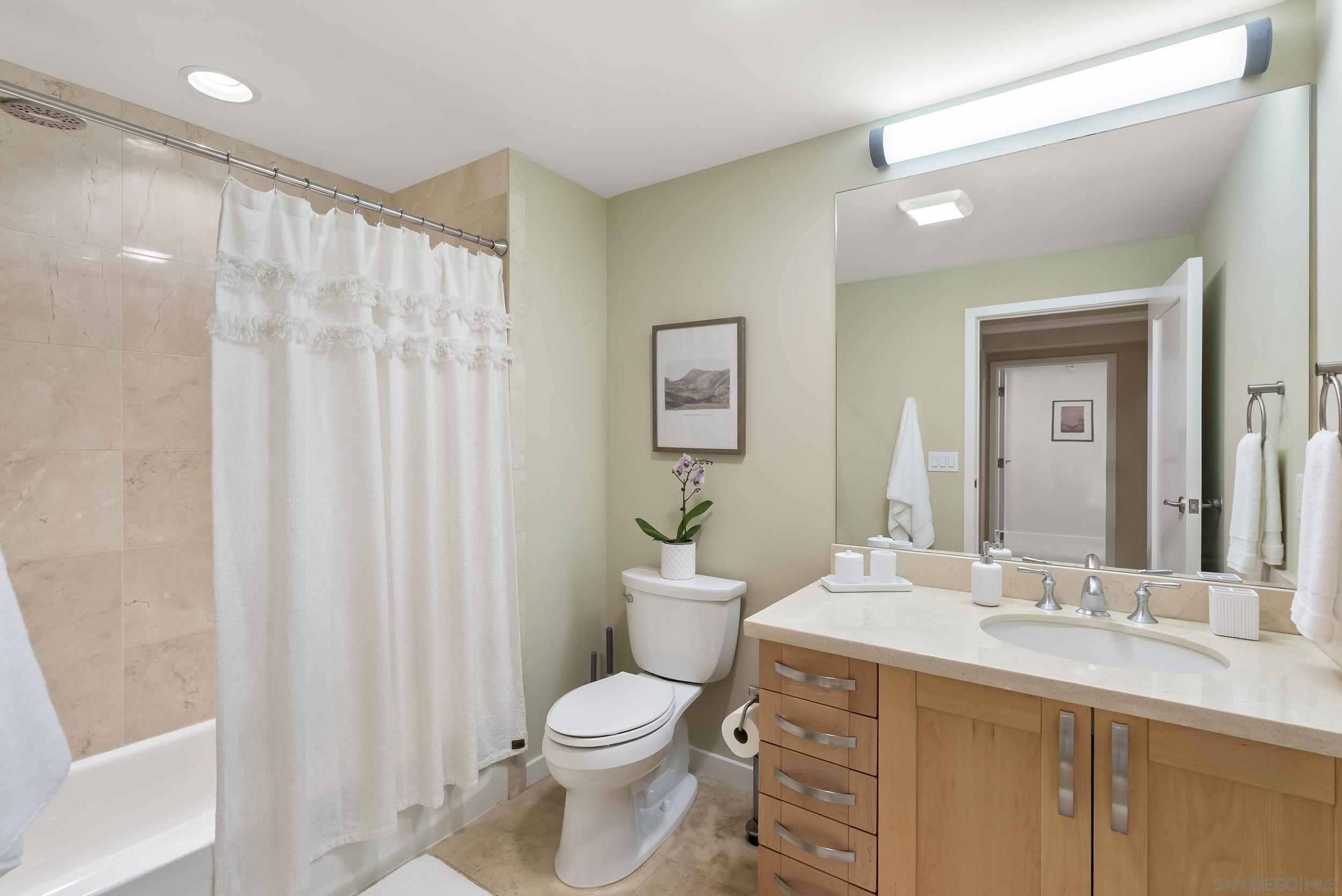 Detail Gallery Image 24 of 40 For 5420  La Jolla Blvd  B302, La Jolla,  CA 92037 - 2 Beds | 2 Baths