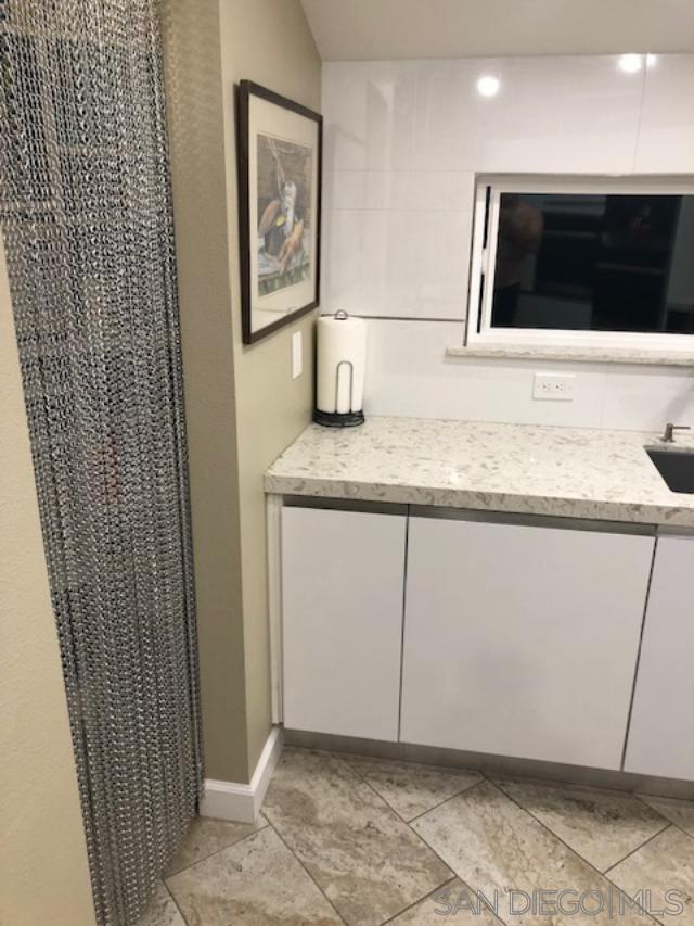 Detail Gallery Image 6 of 14 For 1772  Guy St, San Diego,  CA 92110 - 2 Beds | 2 Baths