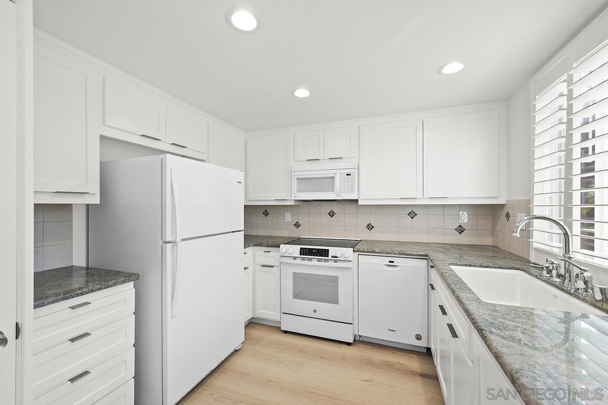 Detail Gallery Image 12 of 40 For 325 S S Sierra Ave  25, Solana Beach,  CA 92075 - 2 Beds | 2 Baths