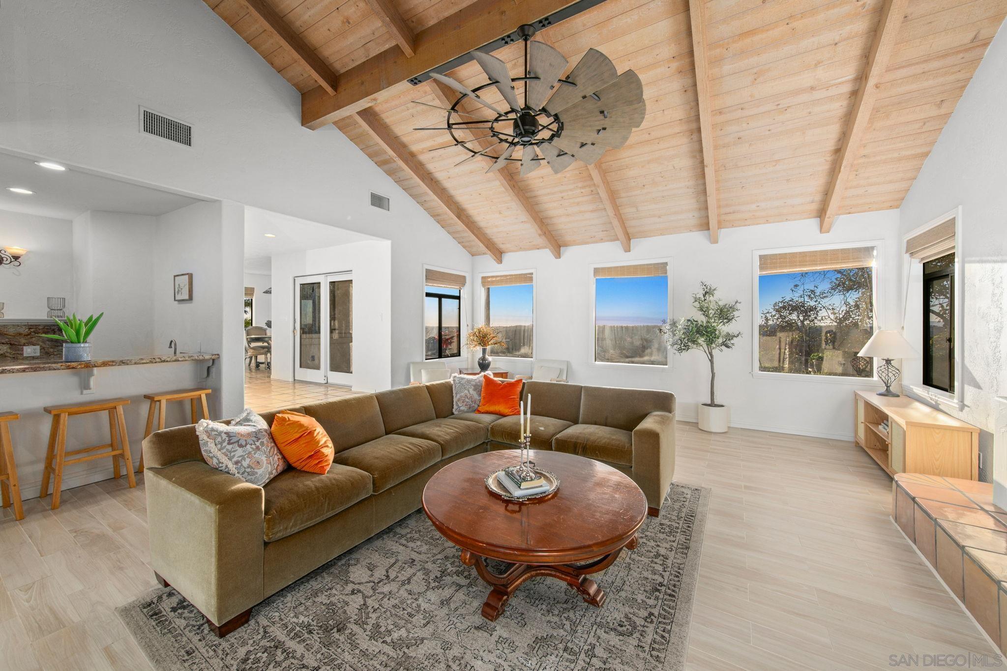 Detail Gallery Image 14 of 28 For 2323  Wilt Rd, Fallbrook,  CA 92028 - 5 Beds | 2/1 Baths