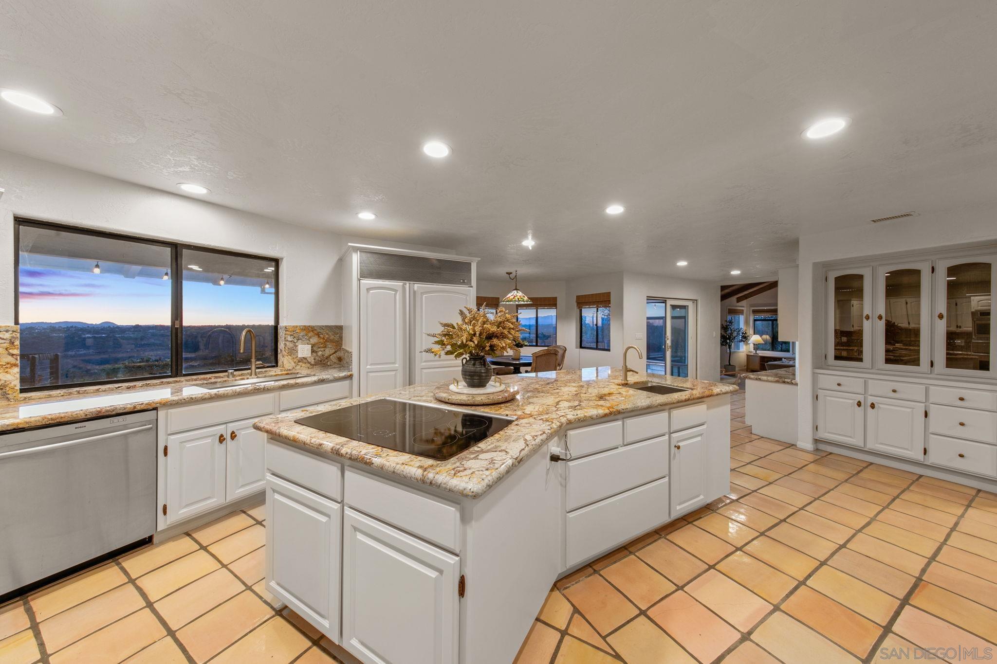 Detail Gallery Image 15 of 28 For 2323  Wilt Rd, Fallbrook,  CA 92028 - 5 Beds | 2/1 Baths