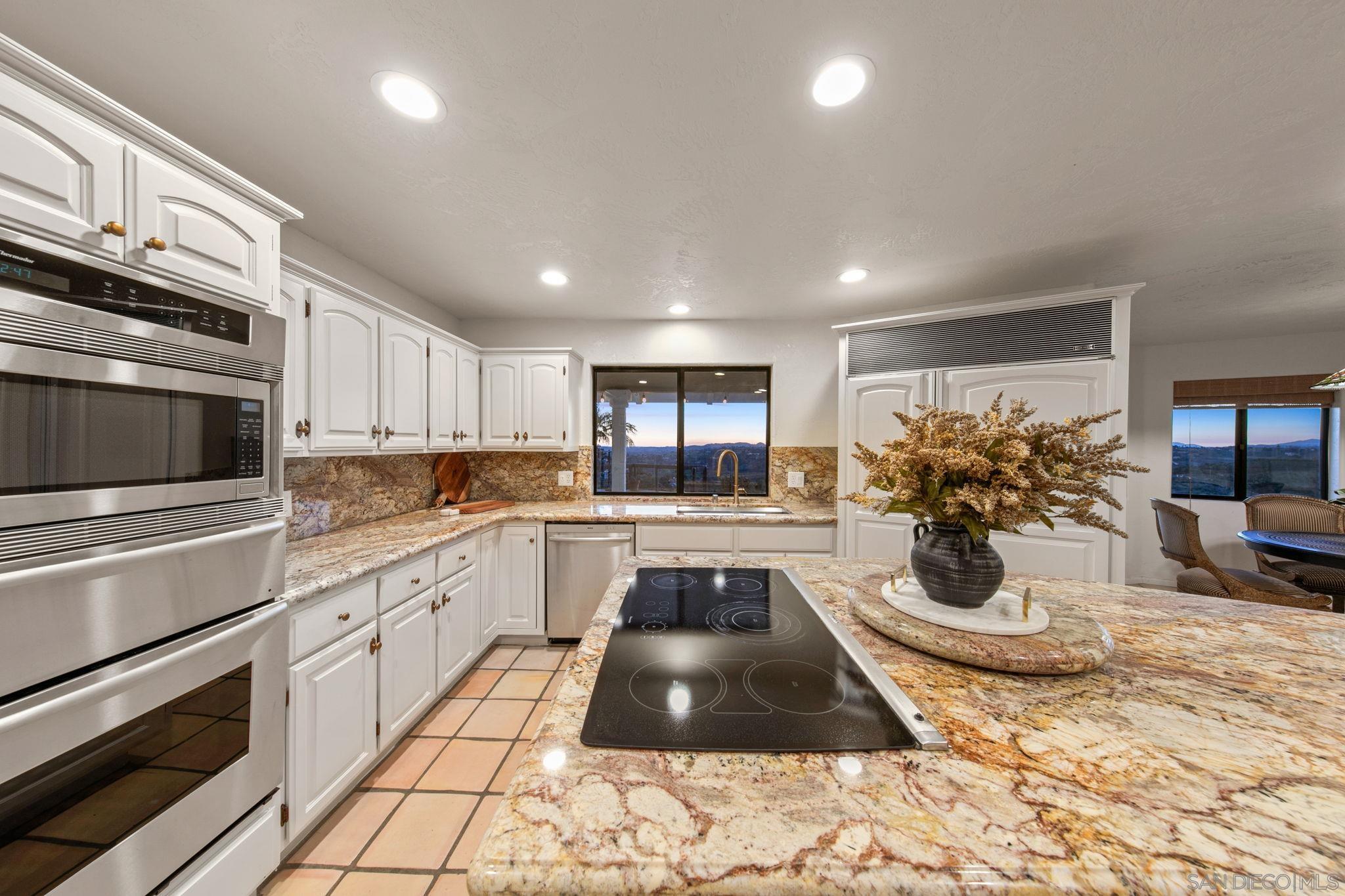 Detail Gallery Image 16 of 28 For 2323  Wilt Rd, Fallbrook,  CA 92028 - 5 Beds | 2/1 Baths