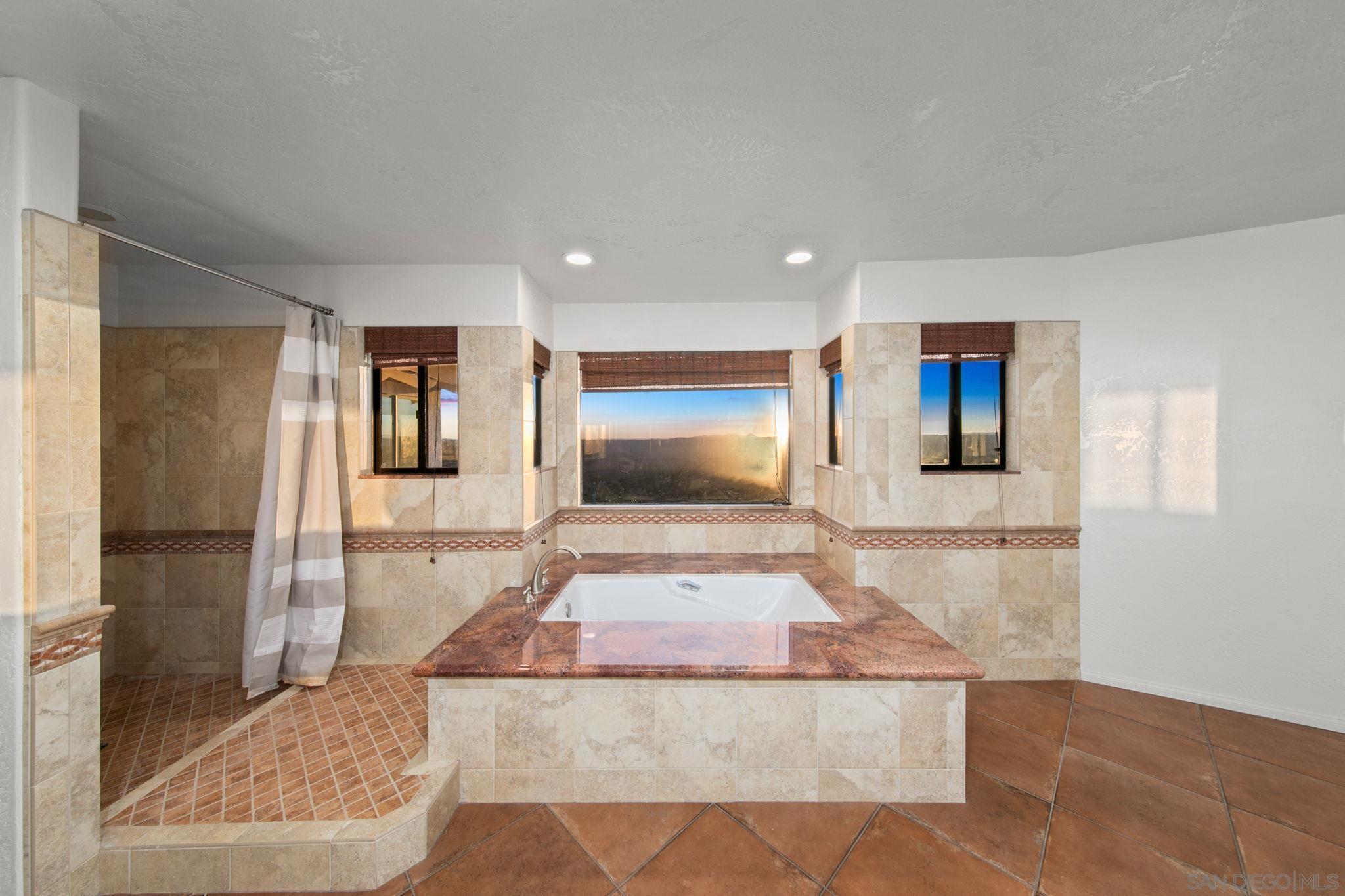 Detail Gallery Image 25 of 28 For 2323  Wilt Rd, Fallbrook,  CA 92028 - 5 Beds | 2/1 Baths