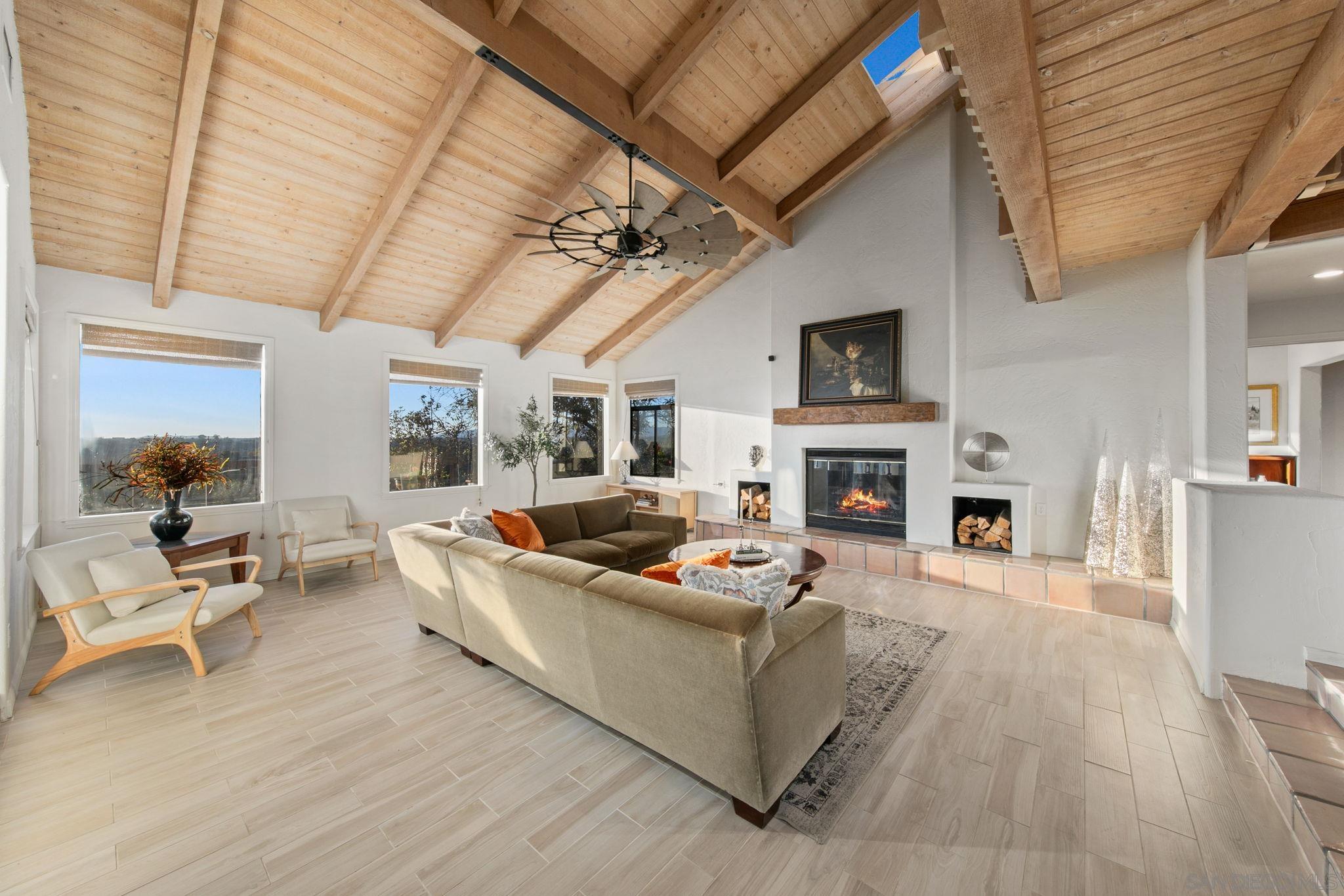 Detail Gallery Image 4 of 28 For 2323  Wilt Rd, Fallbrook,  CA 92028 - 5 Beds | 2/1 Baths