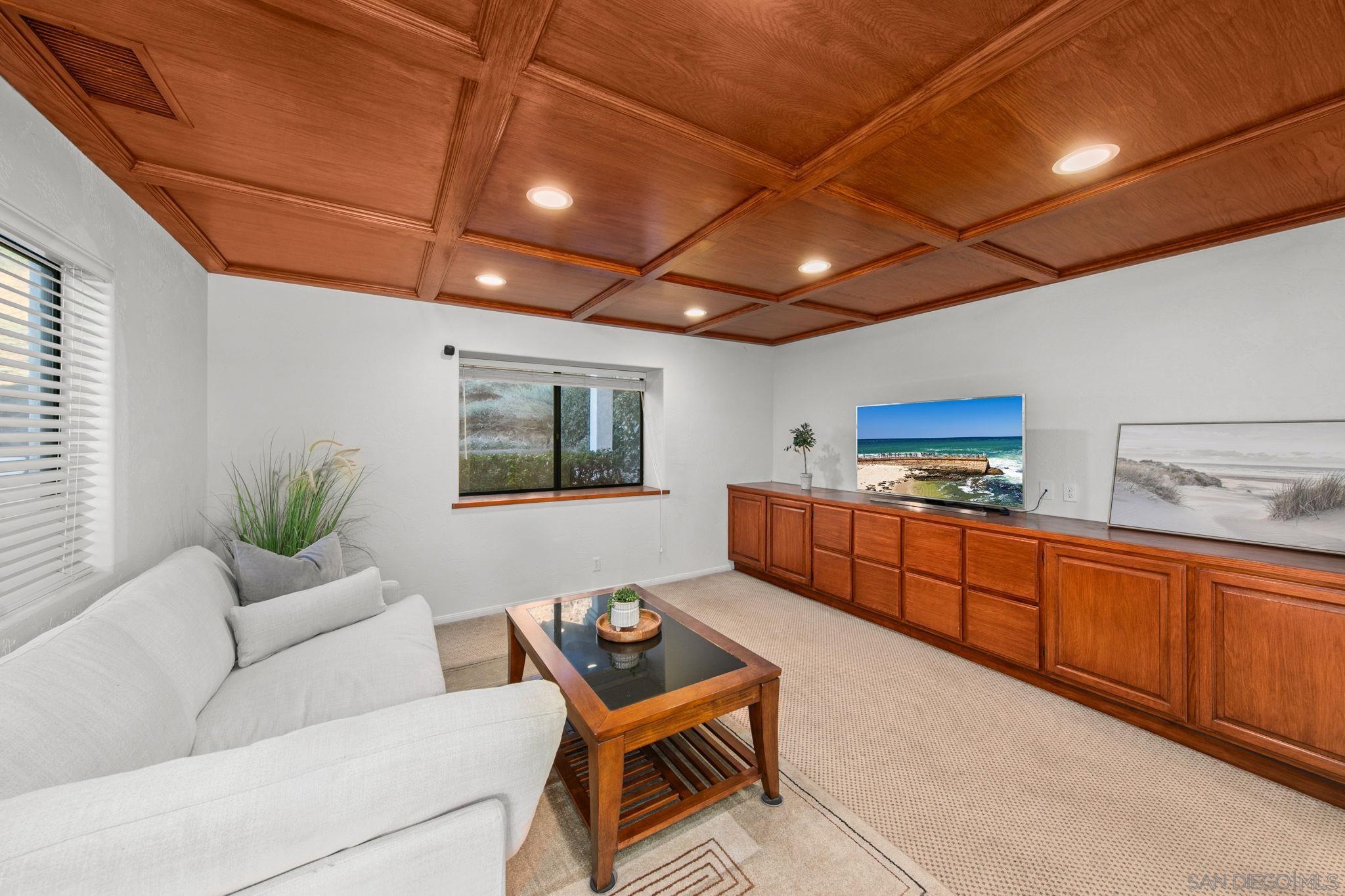 Detail Gallery Image 6 of 28 For 2323  Wilt Rd, Fallbrook,  CA 92028 - 5 Beds | 2/1 Baths