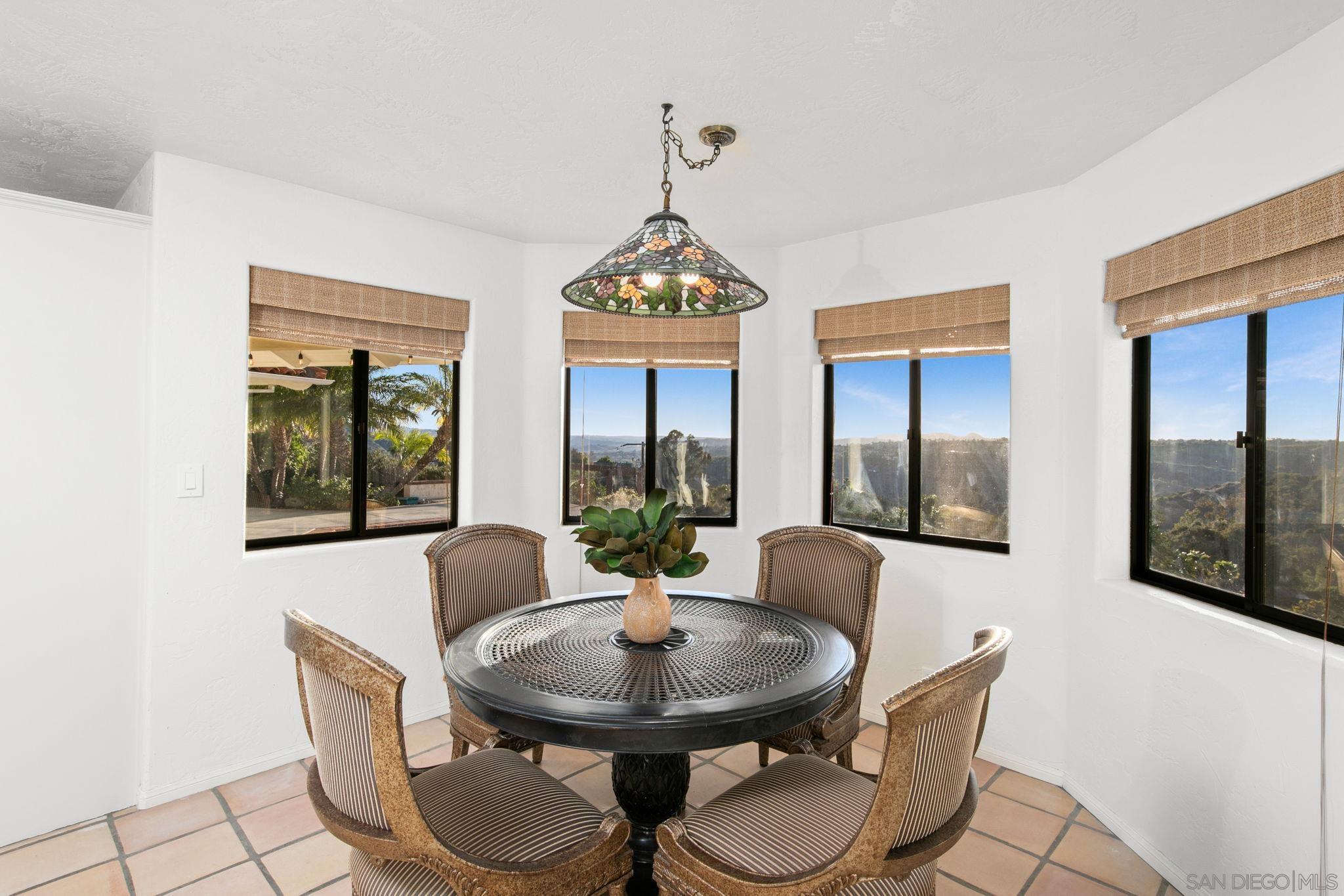 Detail Gallery Image 7 of 28 For 2323  Wilt Rd, Fallbrook,  CA 92028 - 5 Beds | 2/1 Baths