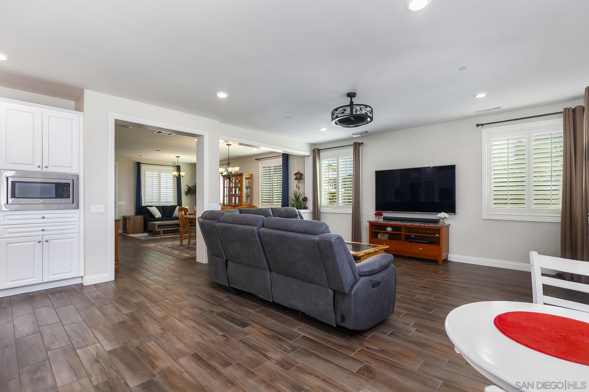 Detail Gallery Image 11 of 66 For 2025  Campo Verde Ct, Escondido,  CA 92026 - 4 Beds | 4/1 Baths