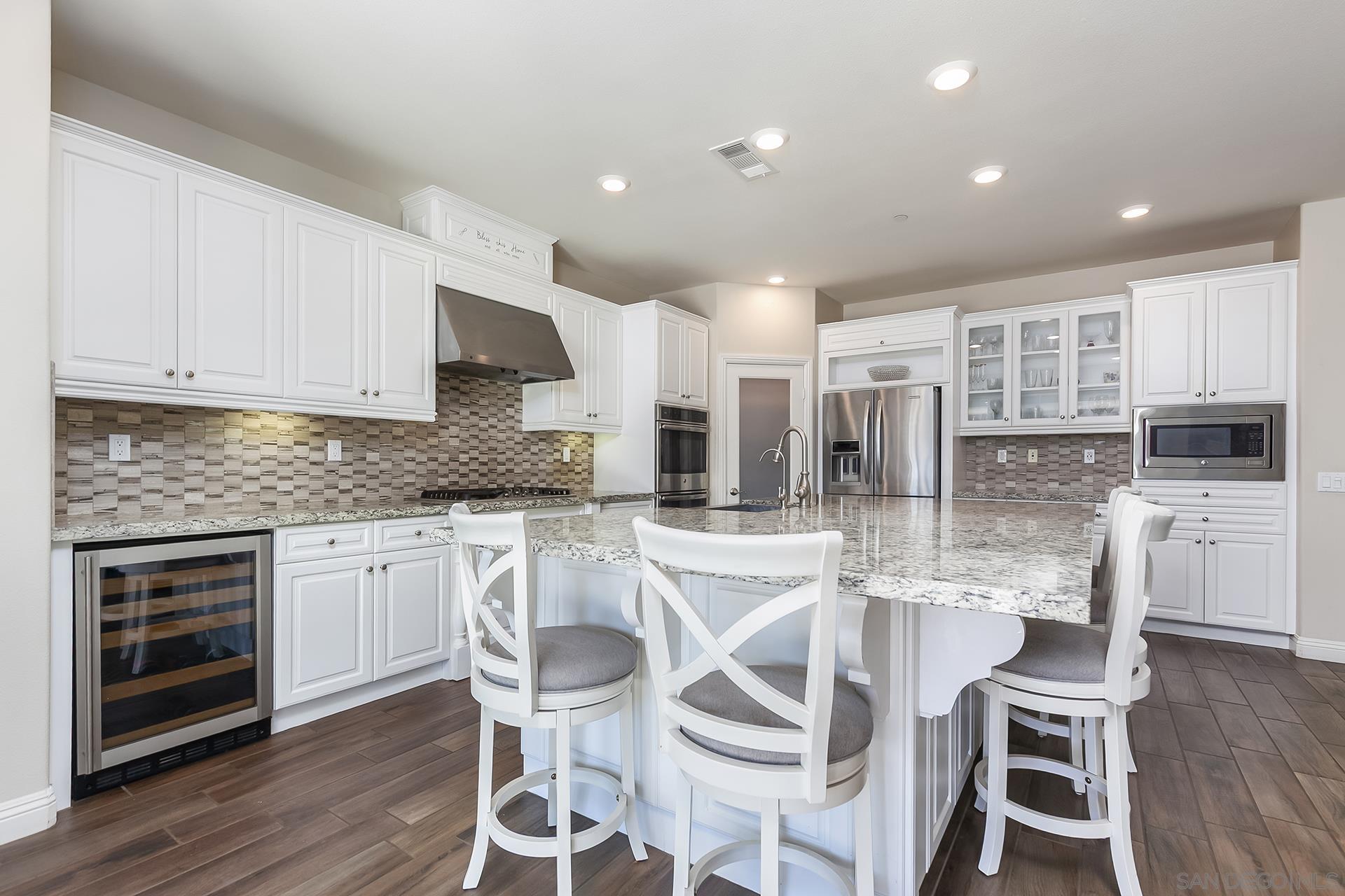 Detail Gallery Image 8 of 66 For 2025  Campo Verde Ct, Escondido,  CA 92026 - 4 Beds | 4/1 Baths