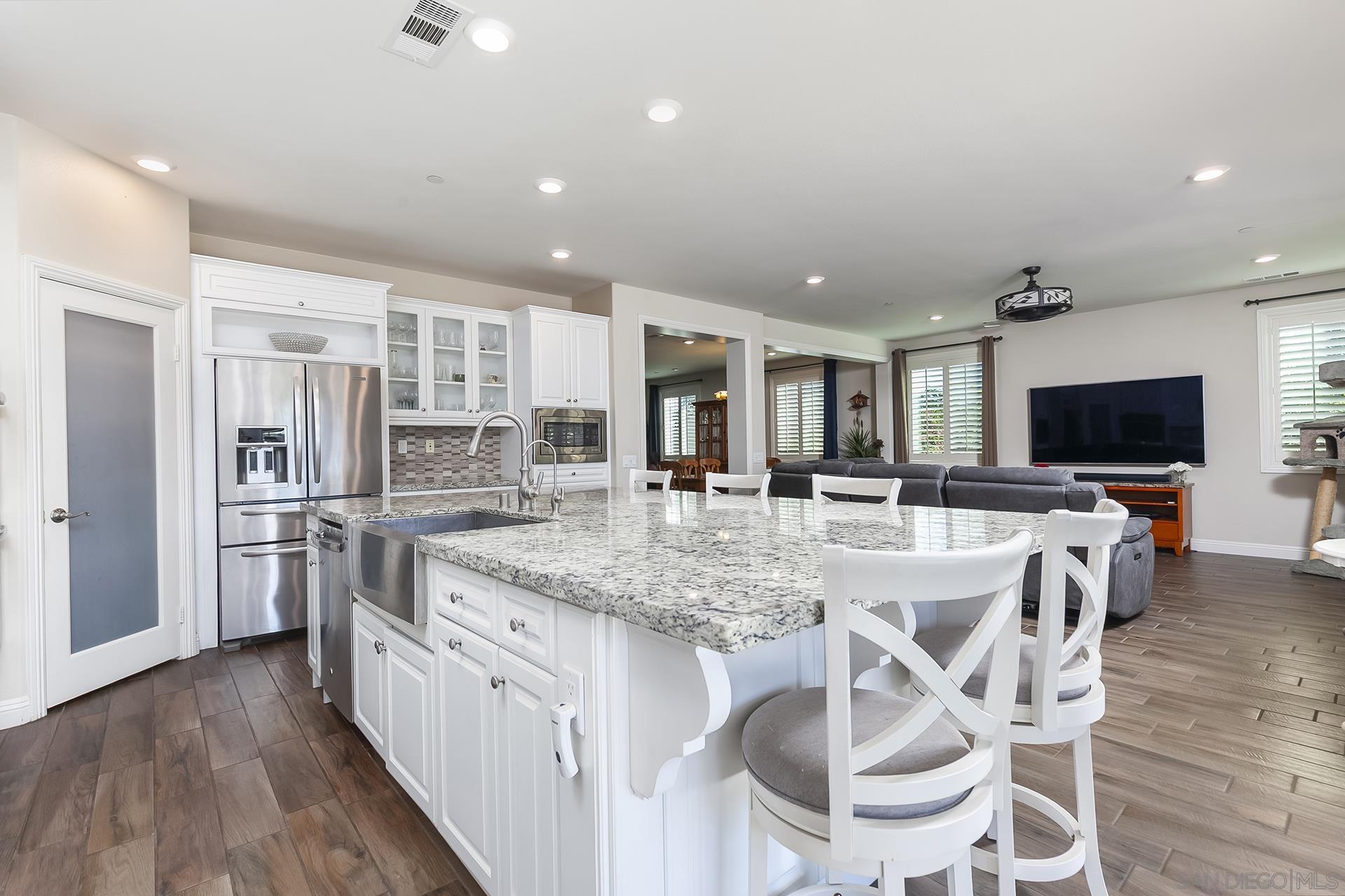 Detail Gallery Image 9 of 66 For 2025  Campo Verde Ct, Escondido,  CA 92026 - 4 Beds | 4/1 Baths