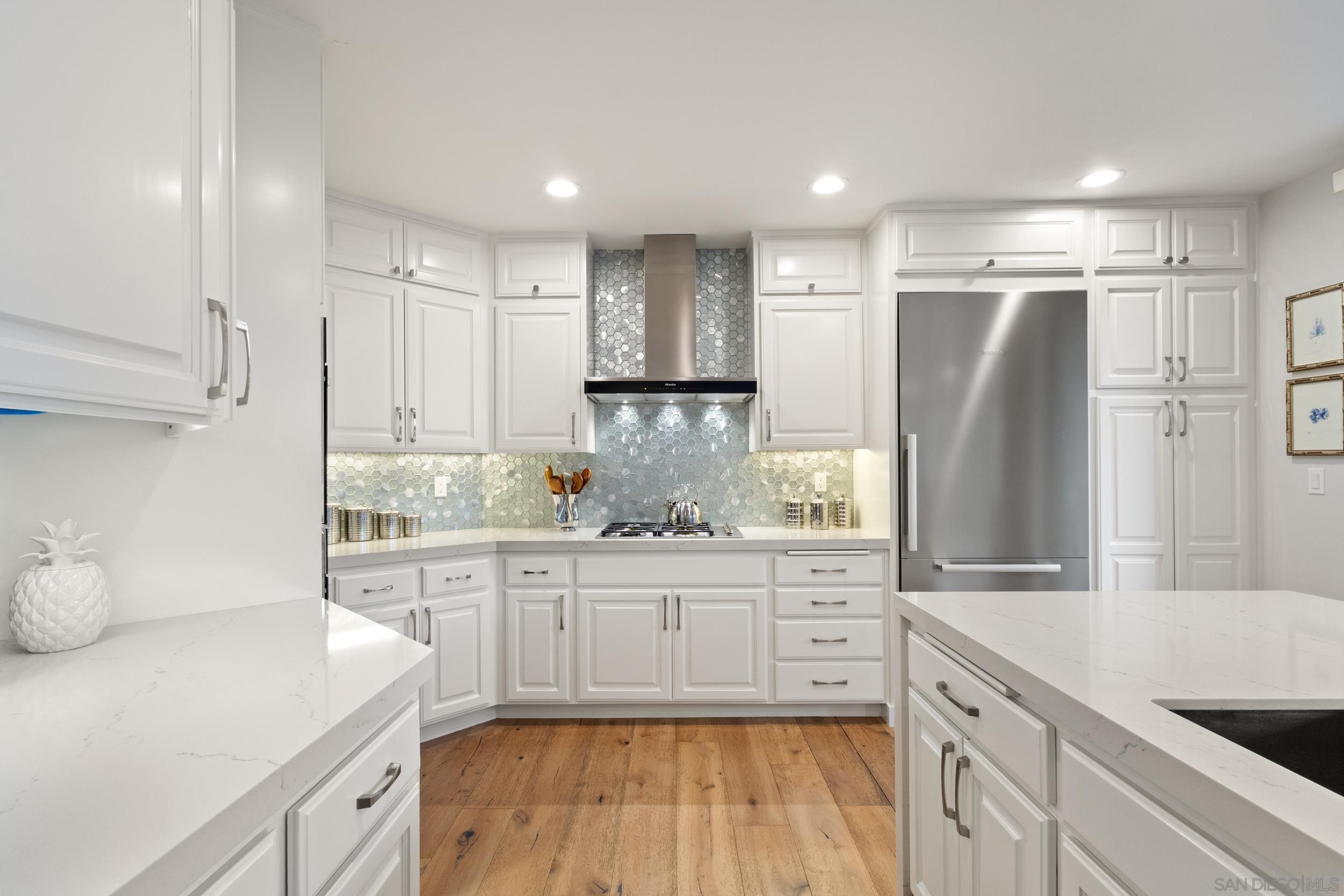 Detail Gallery Image 13 of 62 For 7752  Eads Ave, La Jolla,  CA 92037 - 3 Beds | 2/1 Baths