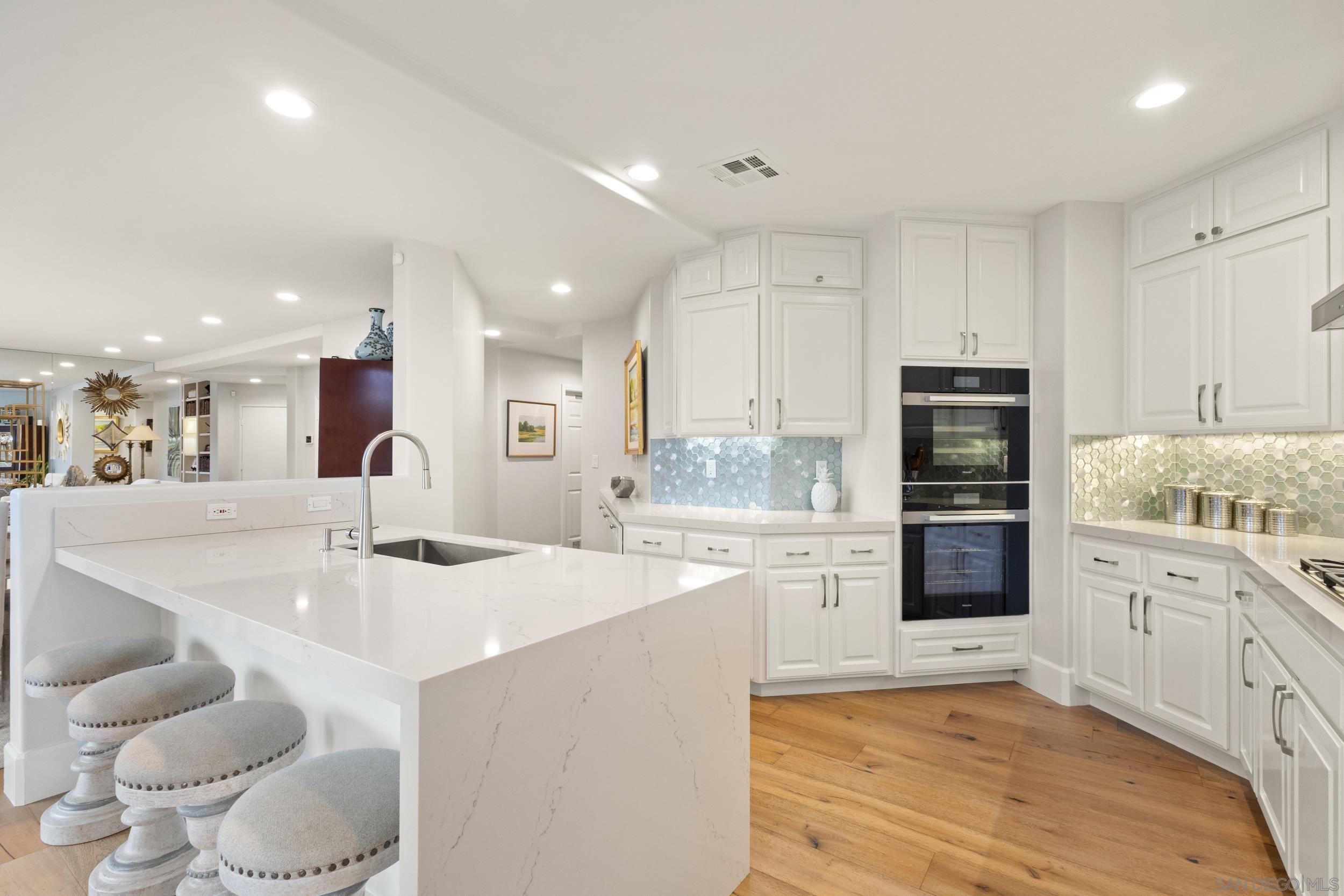 Detail Gallery Image 16 of 62 For 7752  Eads Ave, La Jolla,  CA 92037 - 3 Beds | 2/1 Baths