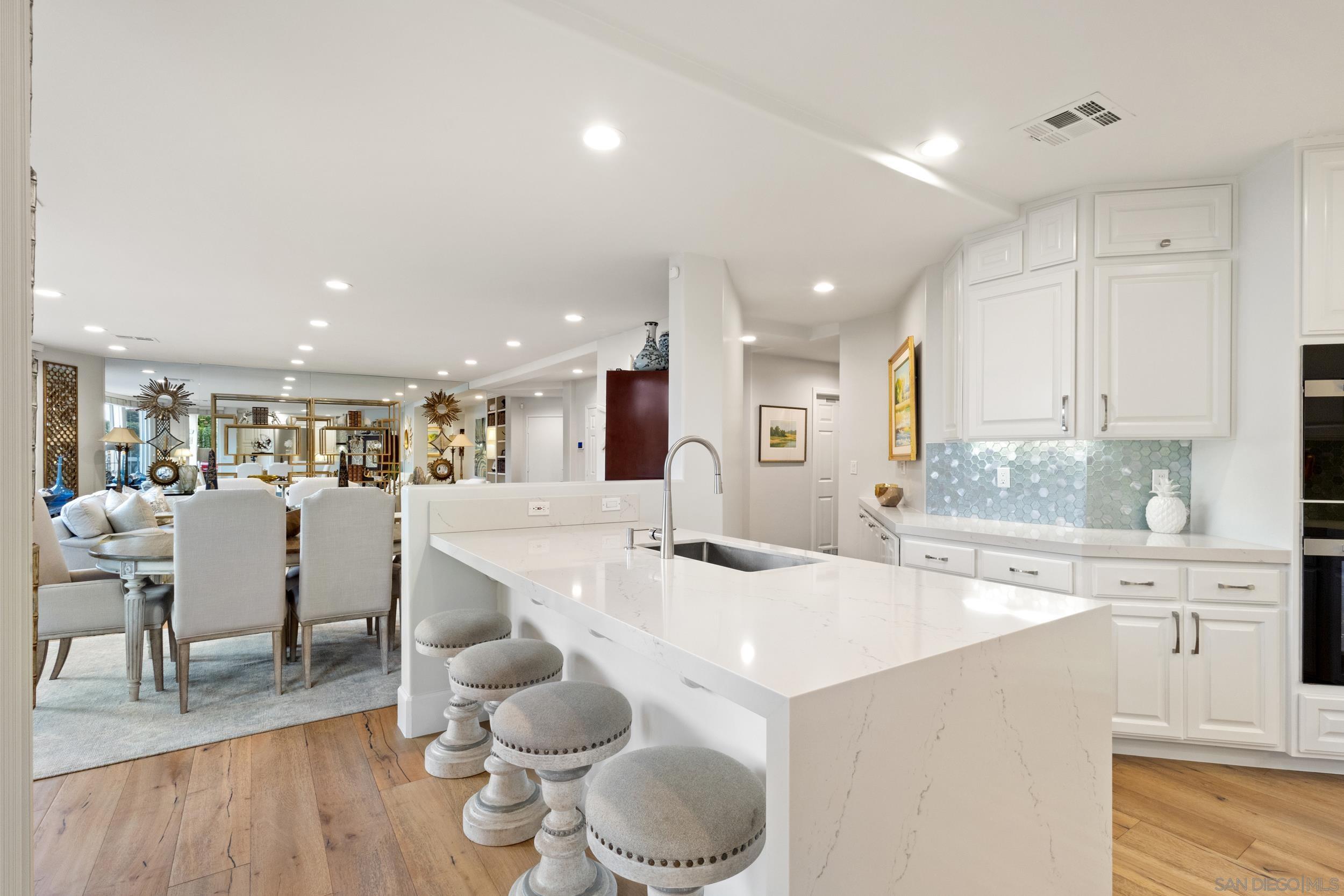 Detail Gallery Image 20 of 62 For 7752  Eads Ave, La Jolla,  CA 92037 - 3 Beds | 2/1 Baths