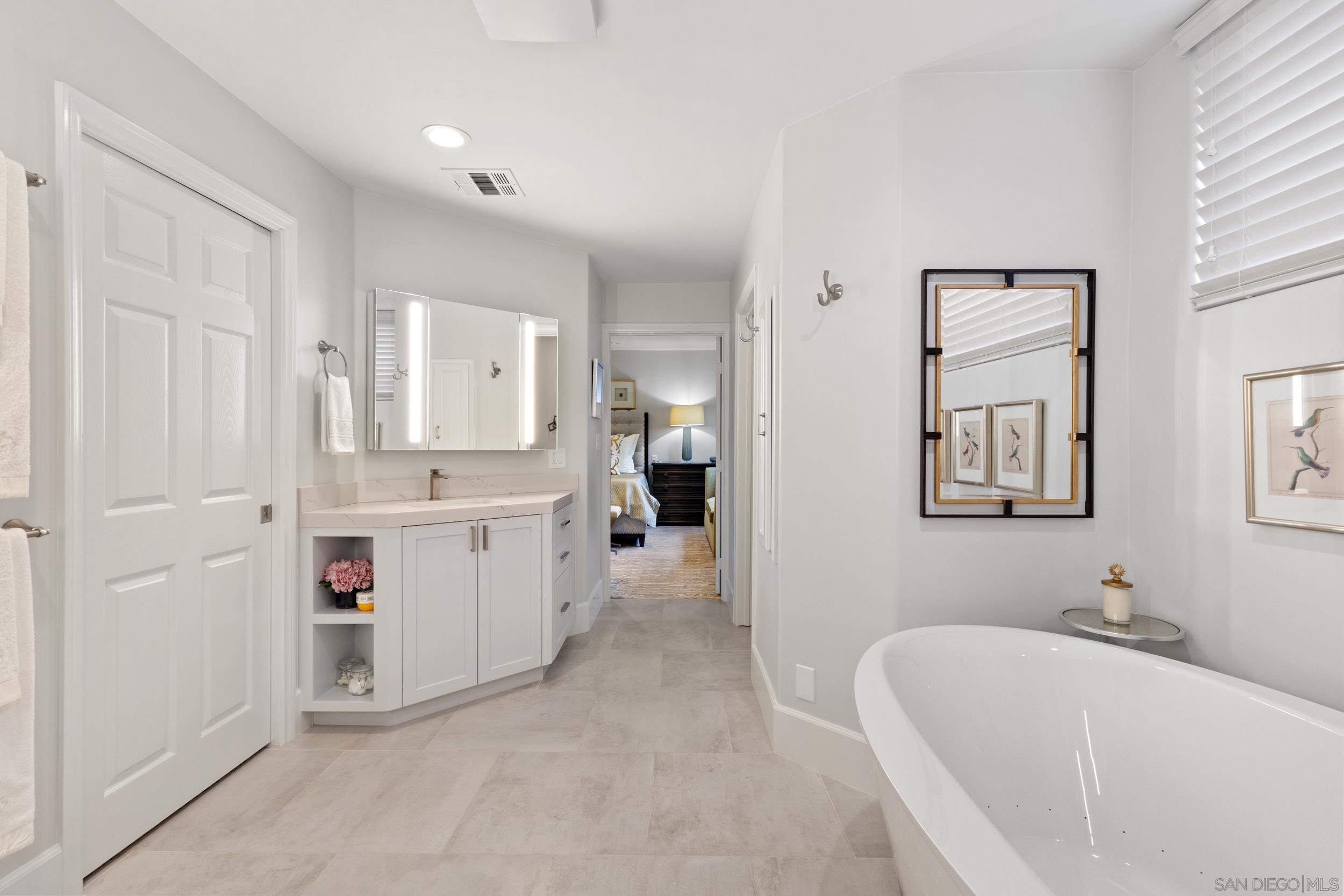 Detail Gallery Image 33 of 62 For 7752  Eads Ave, La Jolla,  CA 92037 - 3 Beds | 2/1 Baths