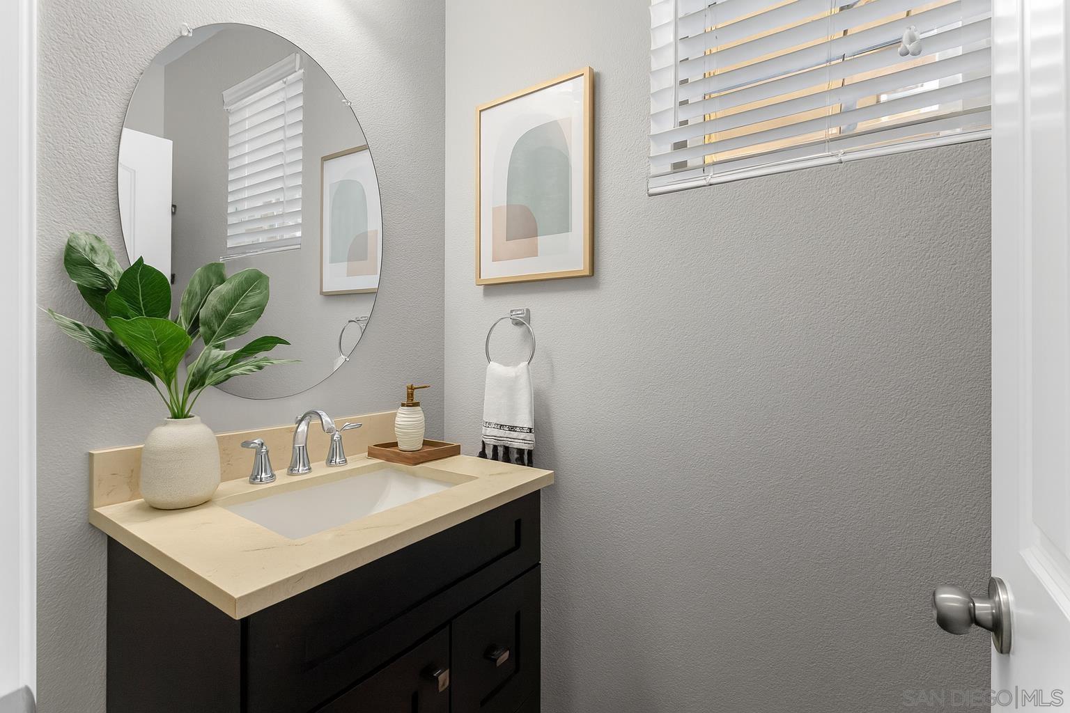 Detail Gallery Image 17 of 26 For 1457  Carpinteria, Chula Vista,  CA 91913 - 5 Beds | 3/1 Baths