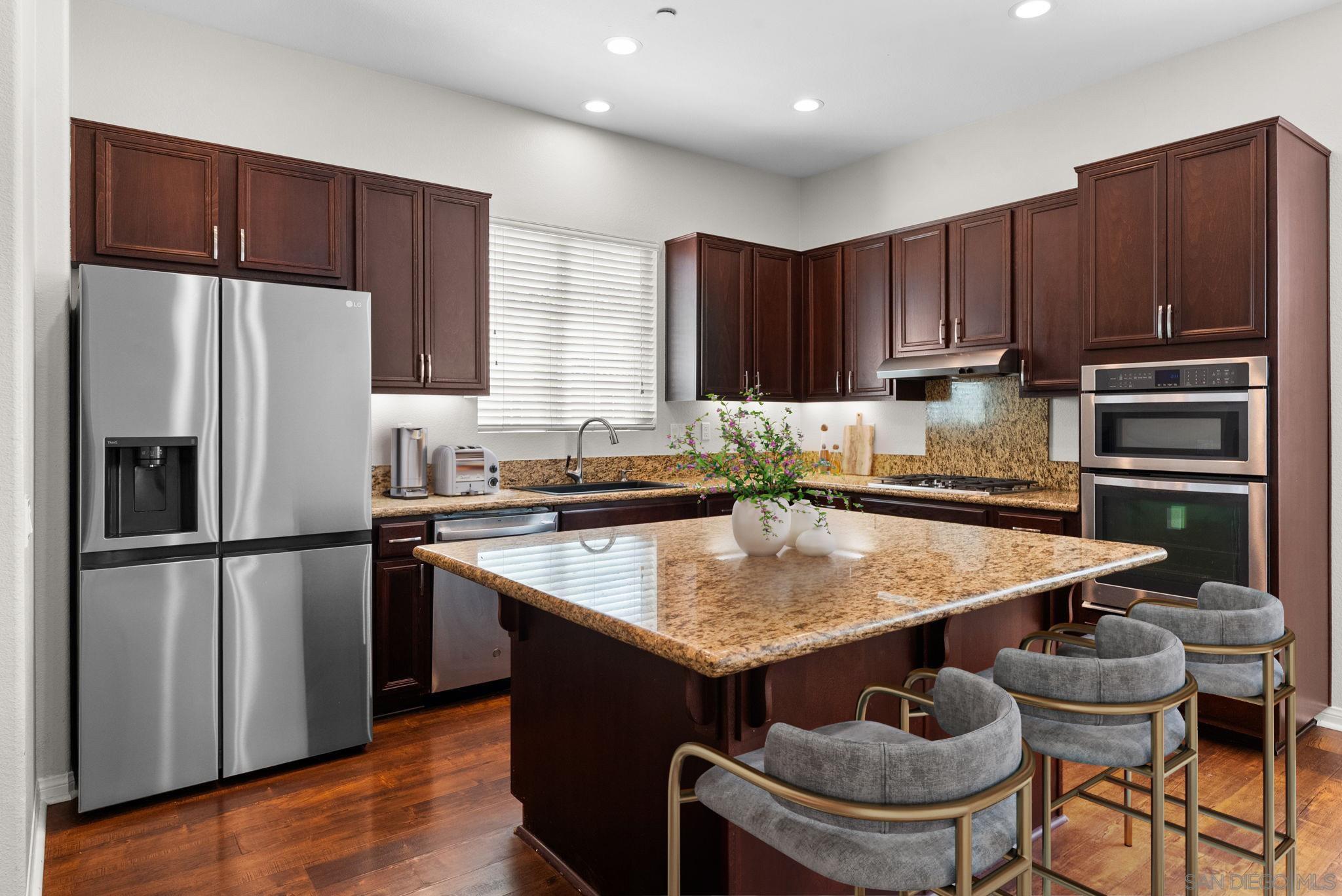 Detail Gallery Image 6 of 26 For 1457  Carpinteria, Chula Vista,  CA 91913 - 5 Beds | 3/1 Baths