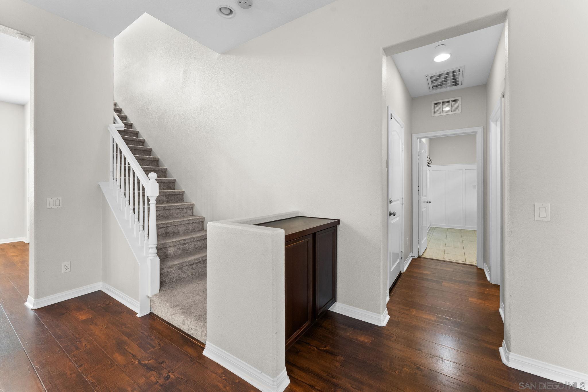 Detail Gallery Image 10 of 26 For 1457  Carpinteria, Chula Vista,  CA 91913 - 5 Beds | 3/1 Baths