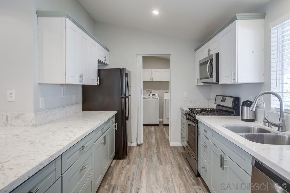 Detail Gallery Image 12 of 41 For 450 E Bradley Ave  Spc 69,  El Cajon,  CA 92021 - 3 Beds | 2 Baths