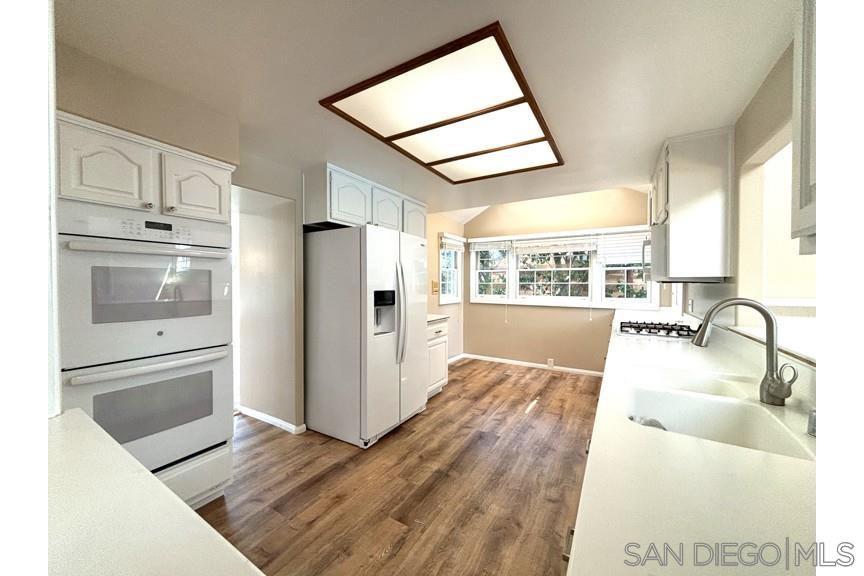 Detail Gallery Image 5 of 15 For 920  Country Club, Coronado,  CA 92118 - 5 Beds | 5/1 Baths