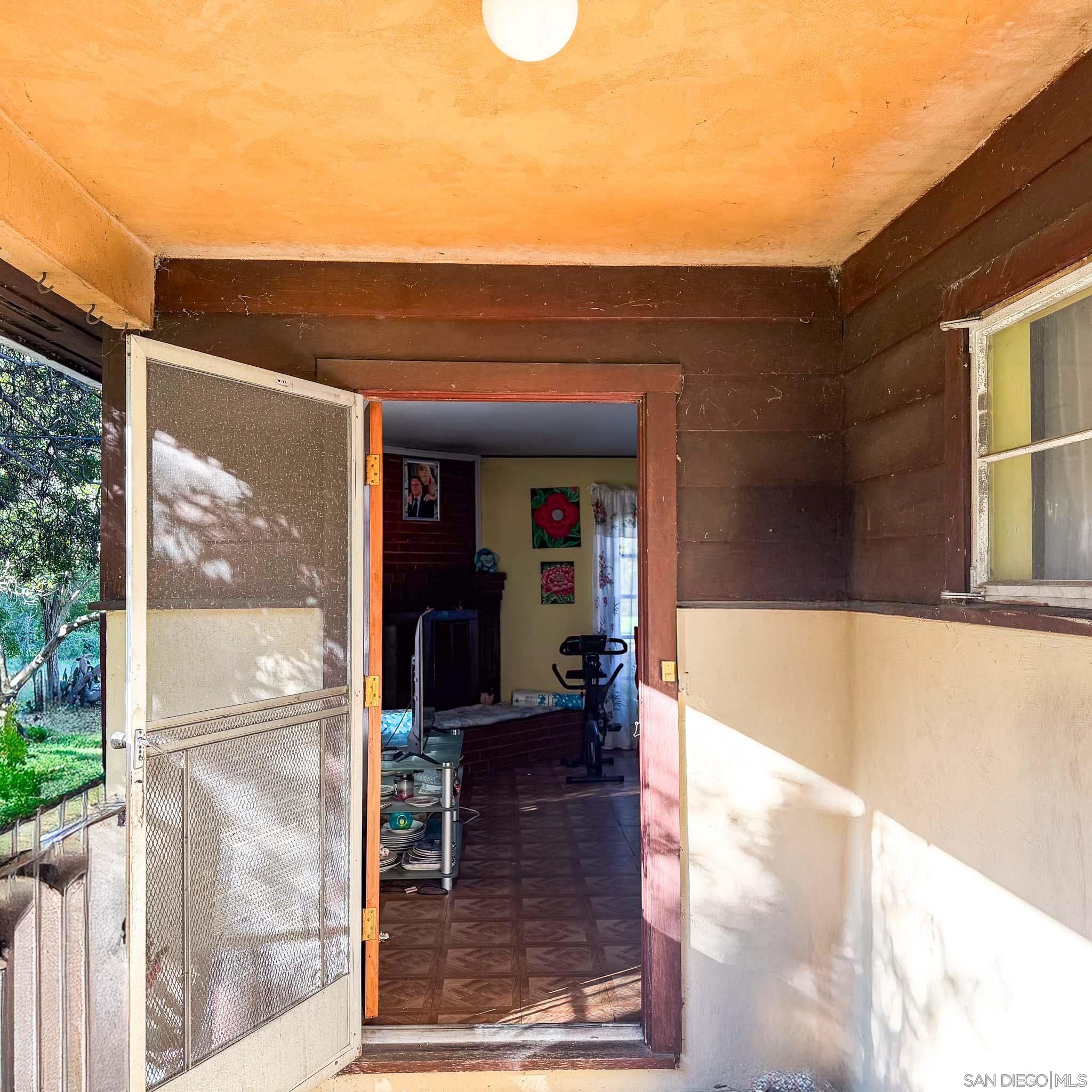 Detail Gallery Image 5 of 43 For 4370  Lynndale Ln, Chula Vista,  CA 91910 - 3 Beds | 2 Baths