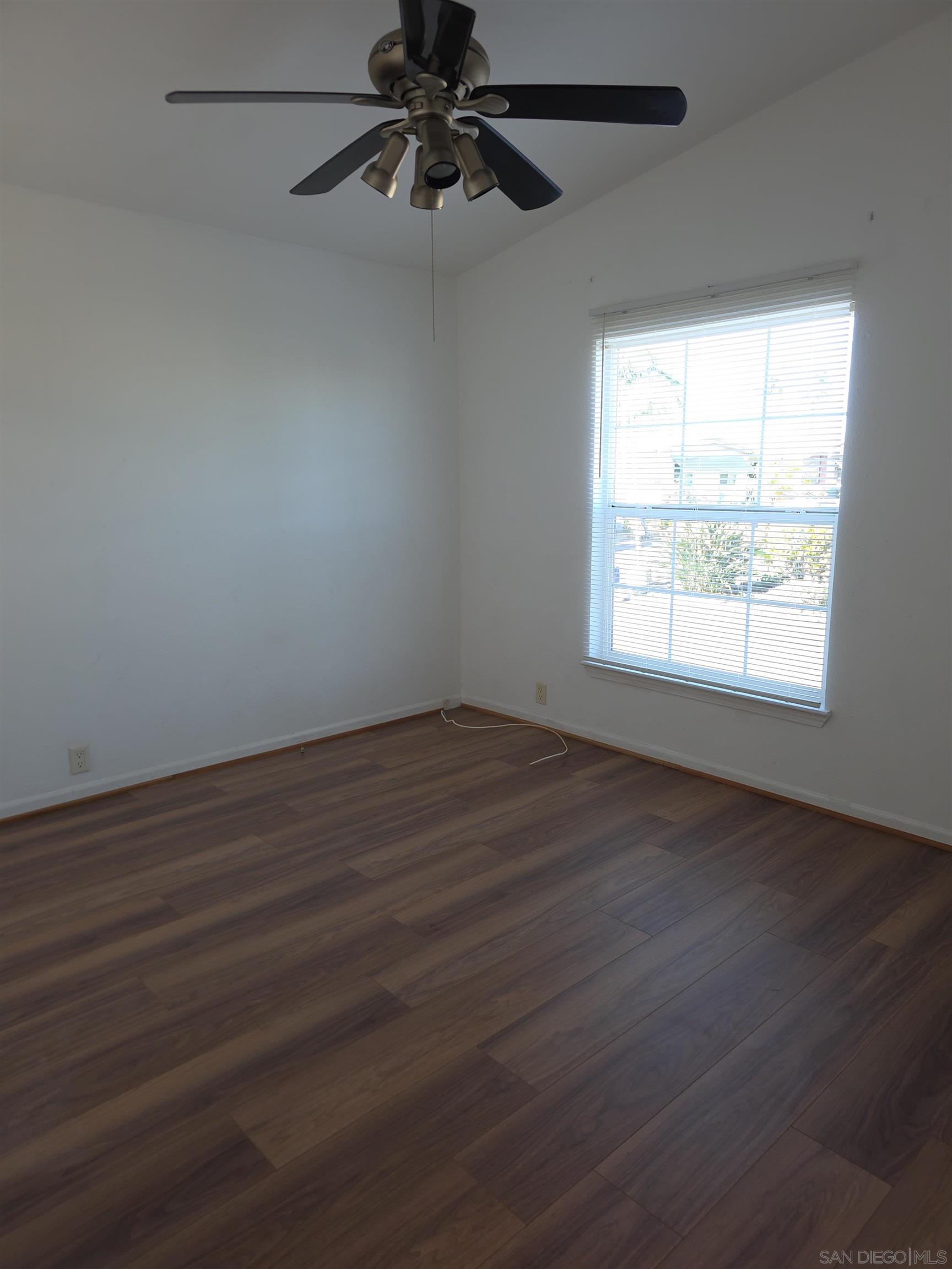 Detail Gallery Image 4 of 11 For 502  Anita  50, Chula Vista,  CA 91911 - 3 Beds | 2 Baths