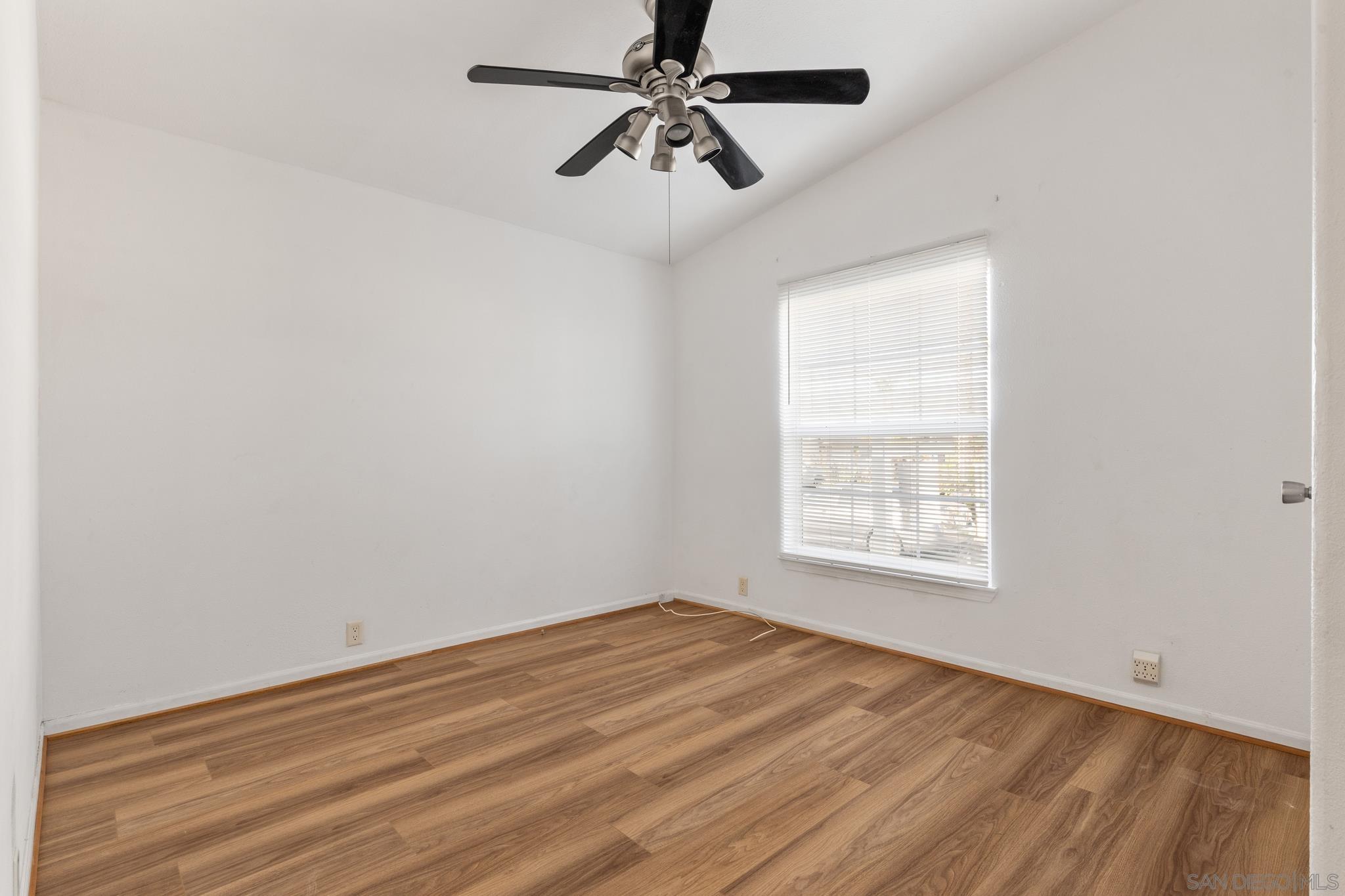 Detail Gallery Image 8 of 37 For 502  Anita  50, Chula Vista,  CA 91911 - 3 Beds | 2 Baths