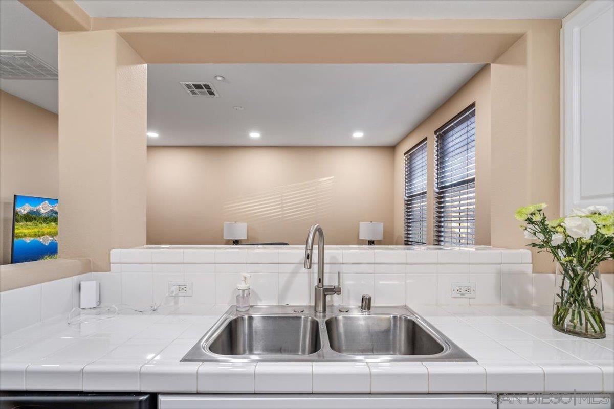 Detail Gallery Image 8 of 25 For 786  Anchor Cove, San Diego,  CA 92154 - 2 Beds | 2/1 Baths