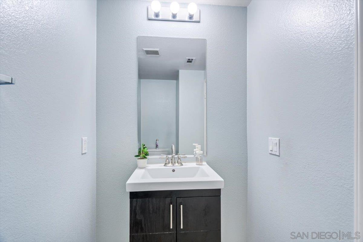 Detail Gallery Image 10 of 25 For 786  Anchor Cove, San Diego,  CA 92154 - 2 Beds | 2/1 Baths