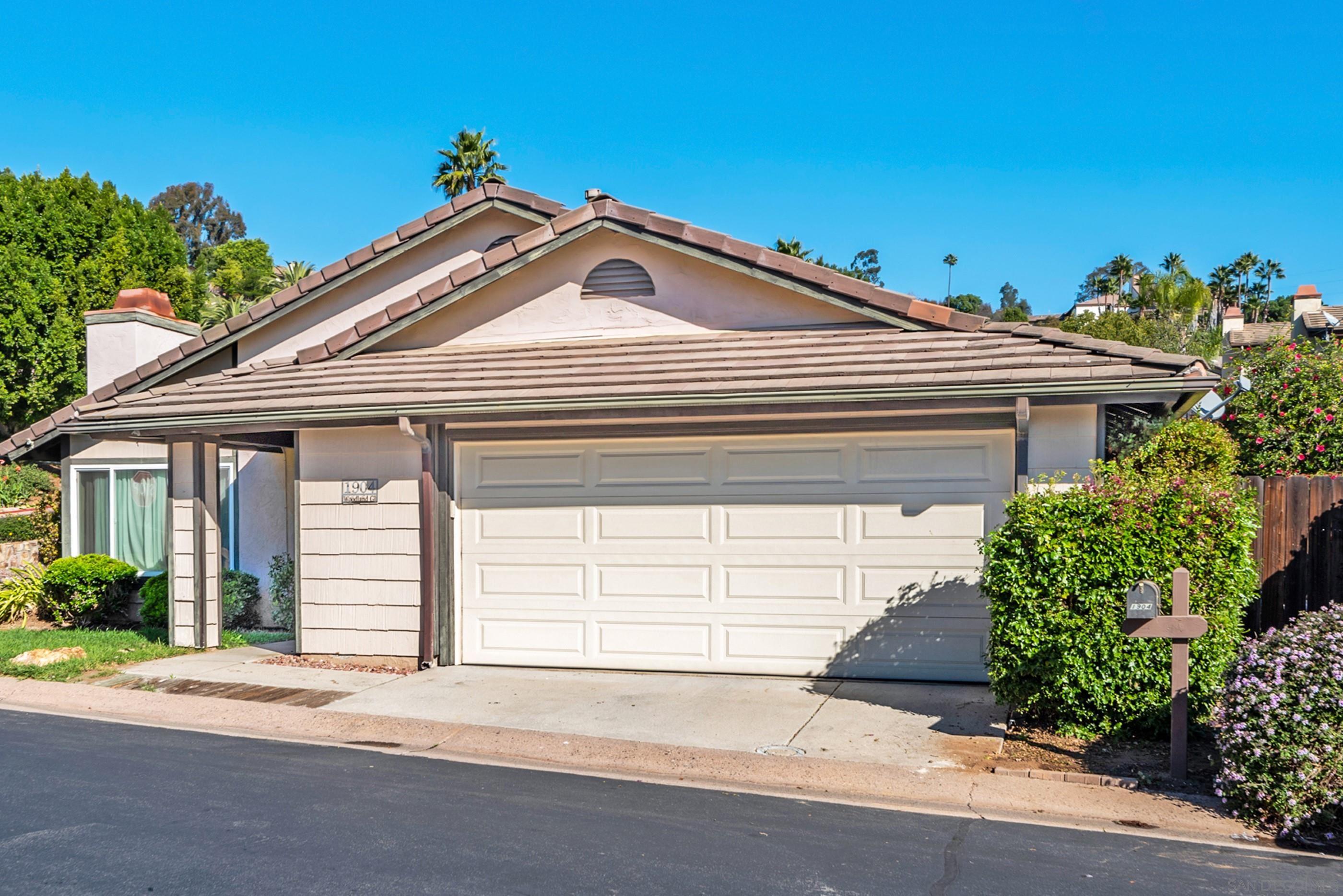 Detail Gallery Image 3 of 32 For 1904  Woodland Glen, Escondido,  CA 92027 - 3 Beds | 2 Baths