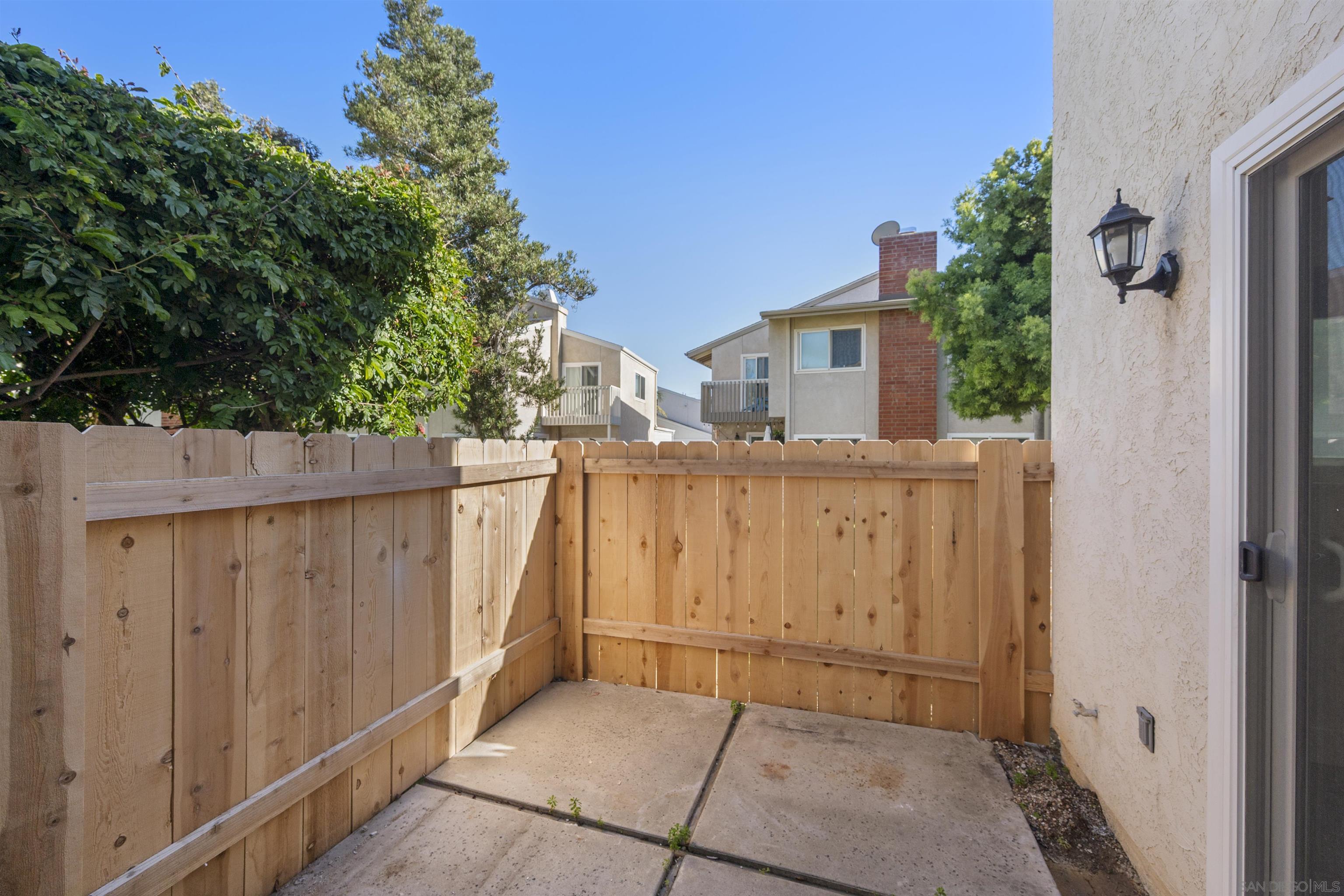 Detail Gallery Image 12 of 51 For 2313  Caminito Mira, San Diego,  CA 92107 - 3 Beds | 2/1 Baths