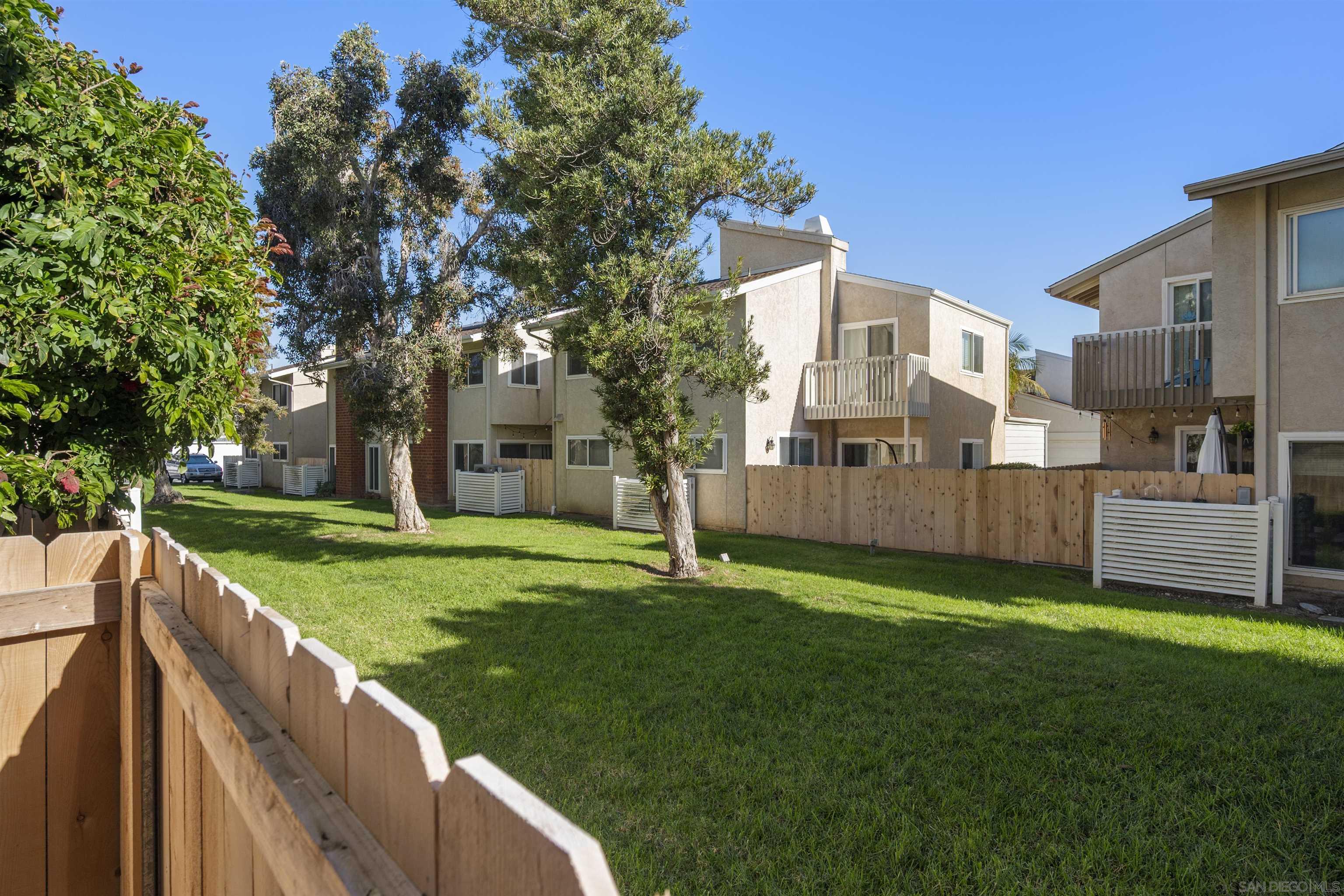 Detail Gallery Image 14 of 51 For 2313  Caminito Mira, San Diego,  CA 92107 - 3 Beds | 2/1 Baths