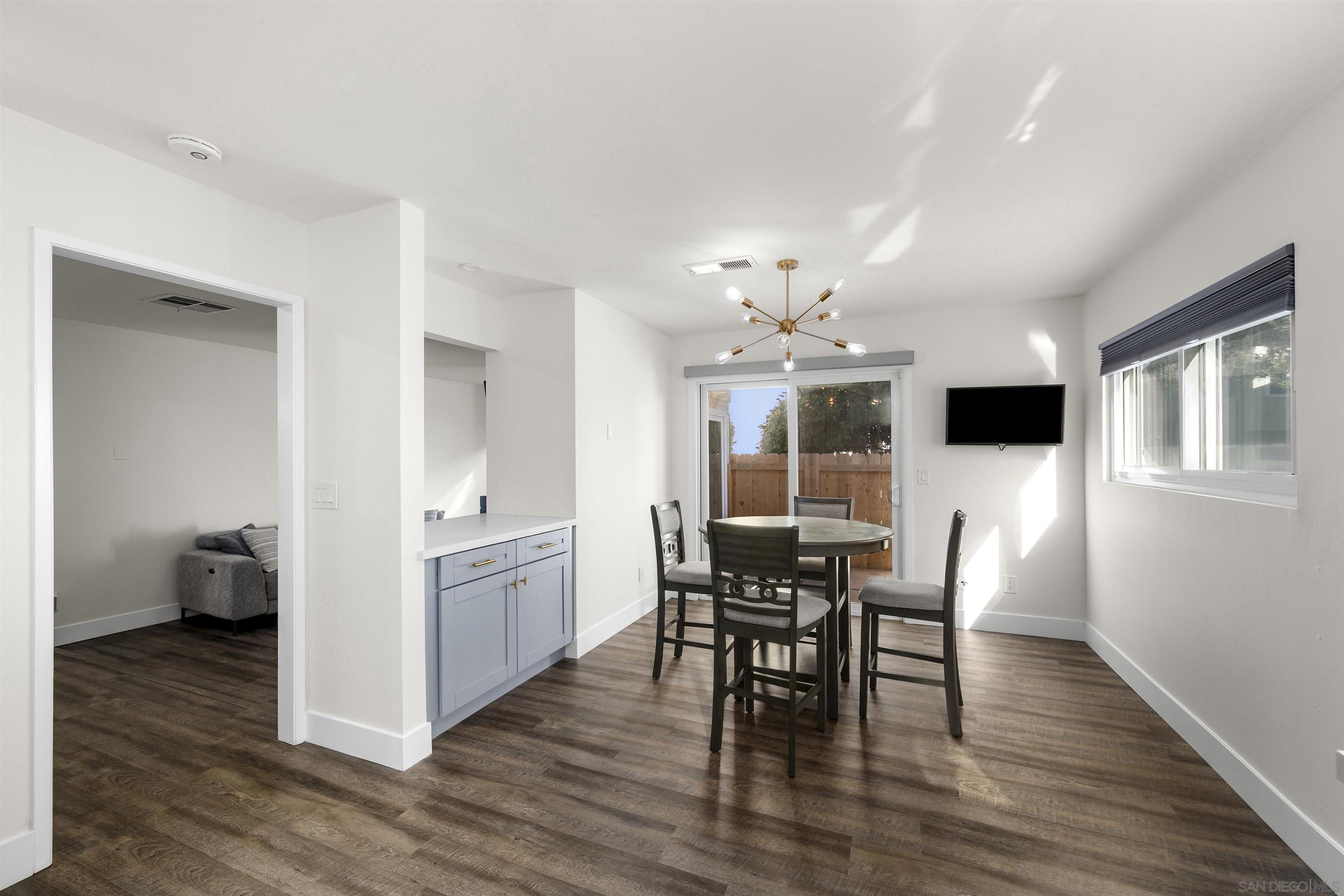 Detail Gallery Image 16 of 51 For 2313  Caminito Mira, San Diego,  CA 92107 - 3 Beds | 2/1 Baths