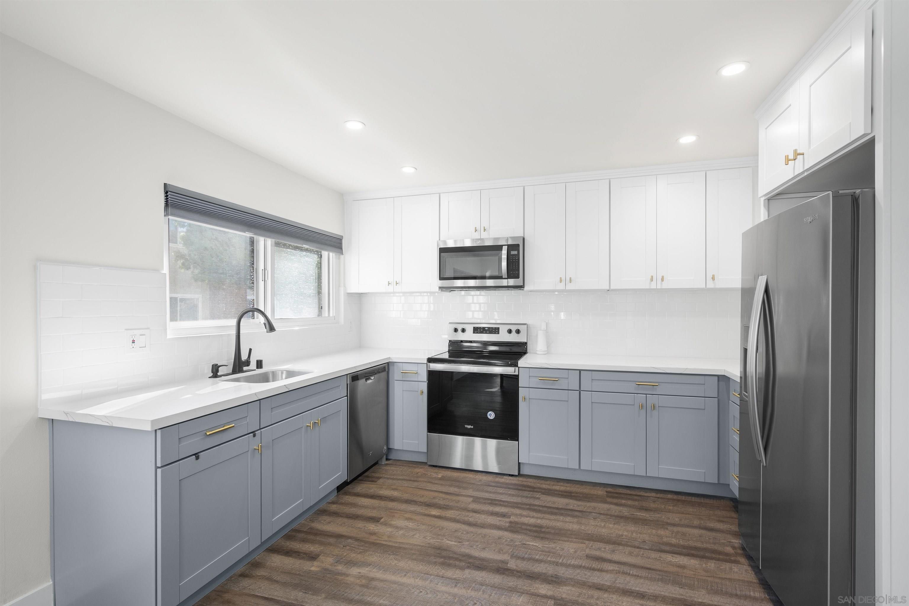 Detail Gallery Image 21 of 51 For 2313  Caminito Mira, San Diego,  CA 92107 - 3 Beds | 2/1 Baths