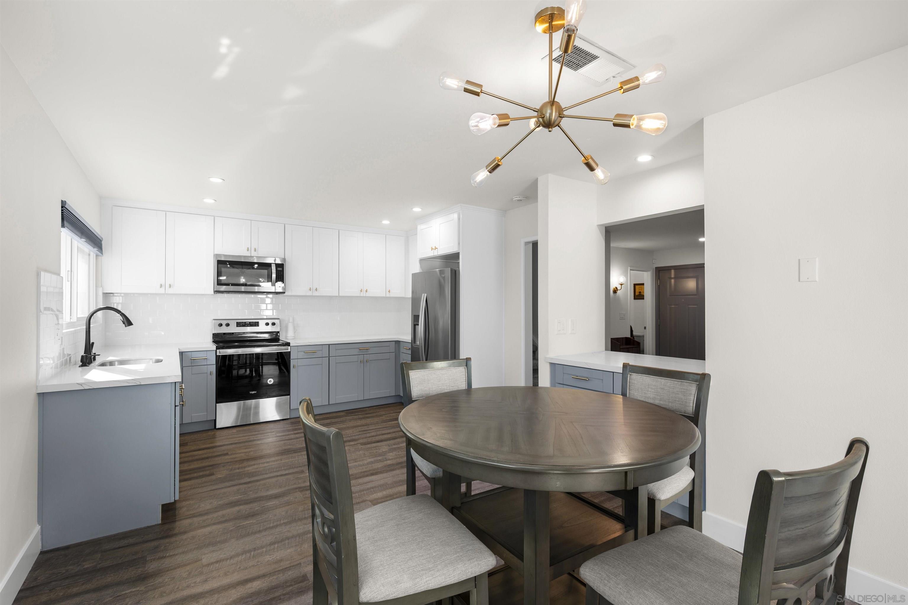 Detail Gallery Image 24 of 51 For 2313  Caminito Mira, San Diego,  CA 92107 - 3 Beds | 2/1 Baths