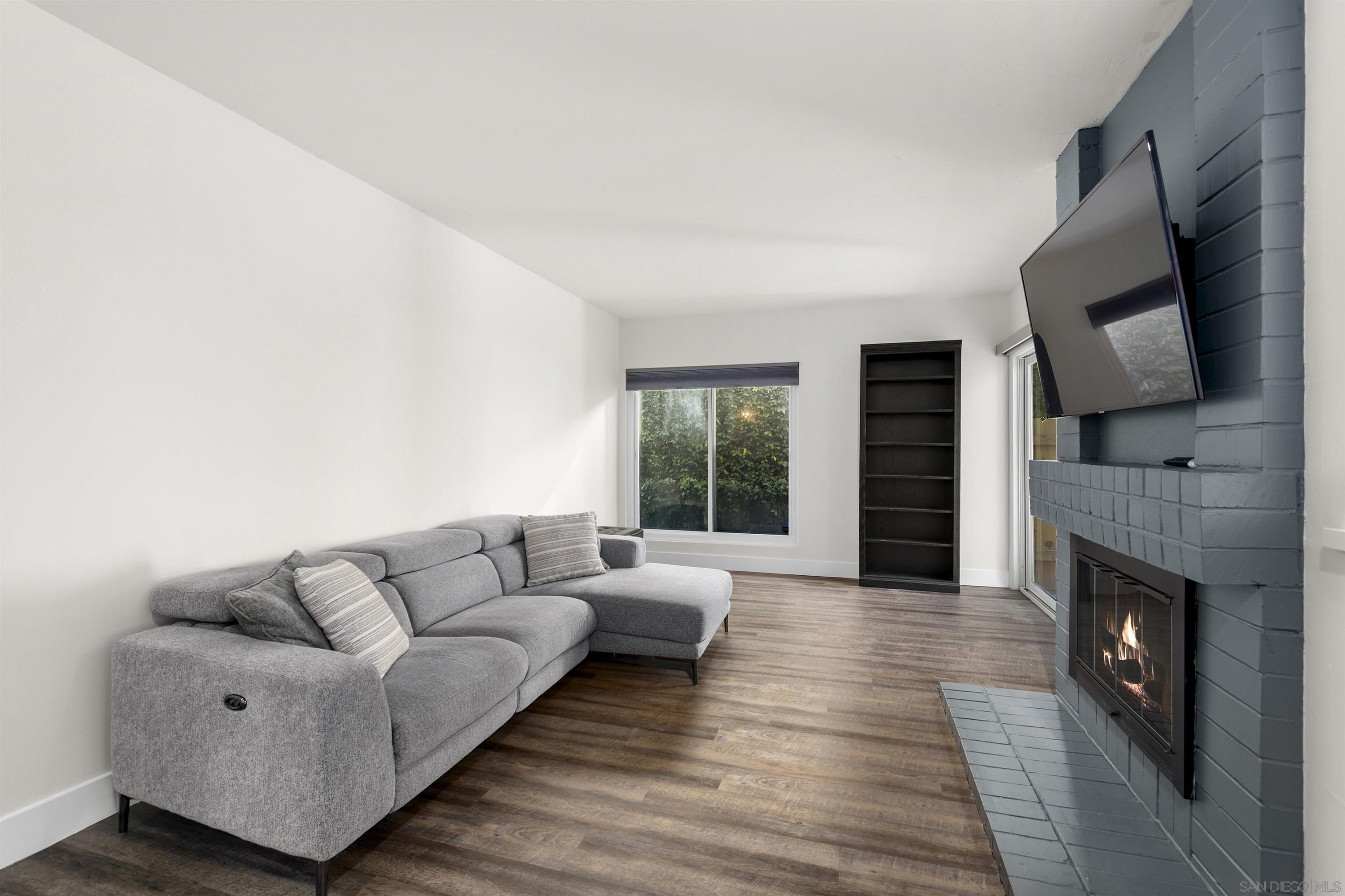 Detail Gallery Image 9 of 51 For 2313  Caminito Mira, San Diego,  CA 92107 - 3 Beds | 2/1 Baths